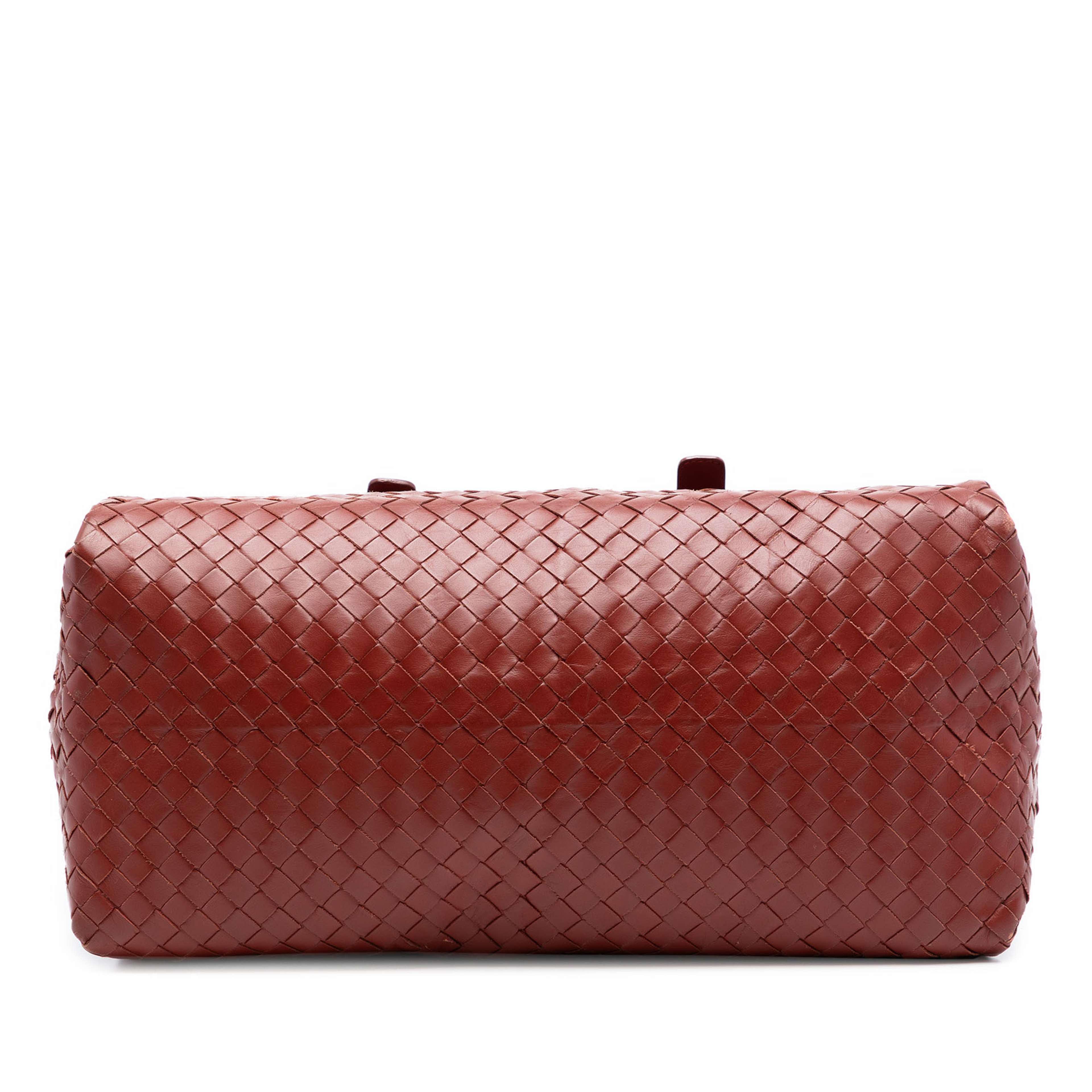 Bottega Veneta Nappa Intrecciato Boston Bag, från Luxclusif, i färgen röd. Klicka för att öppna bilden i stort format