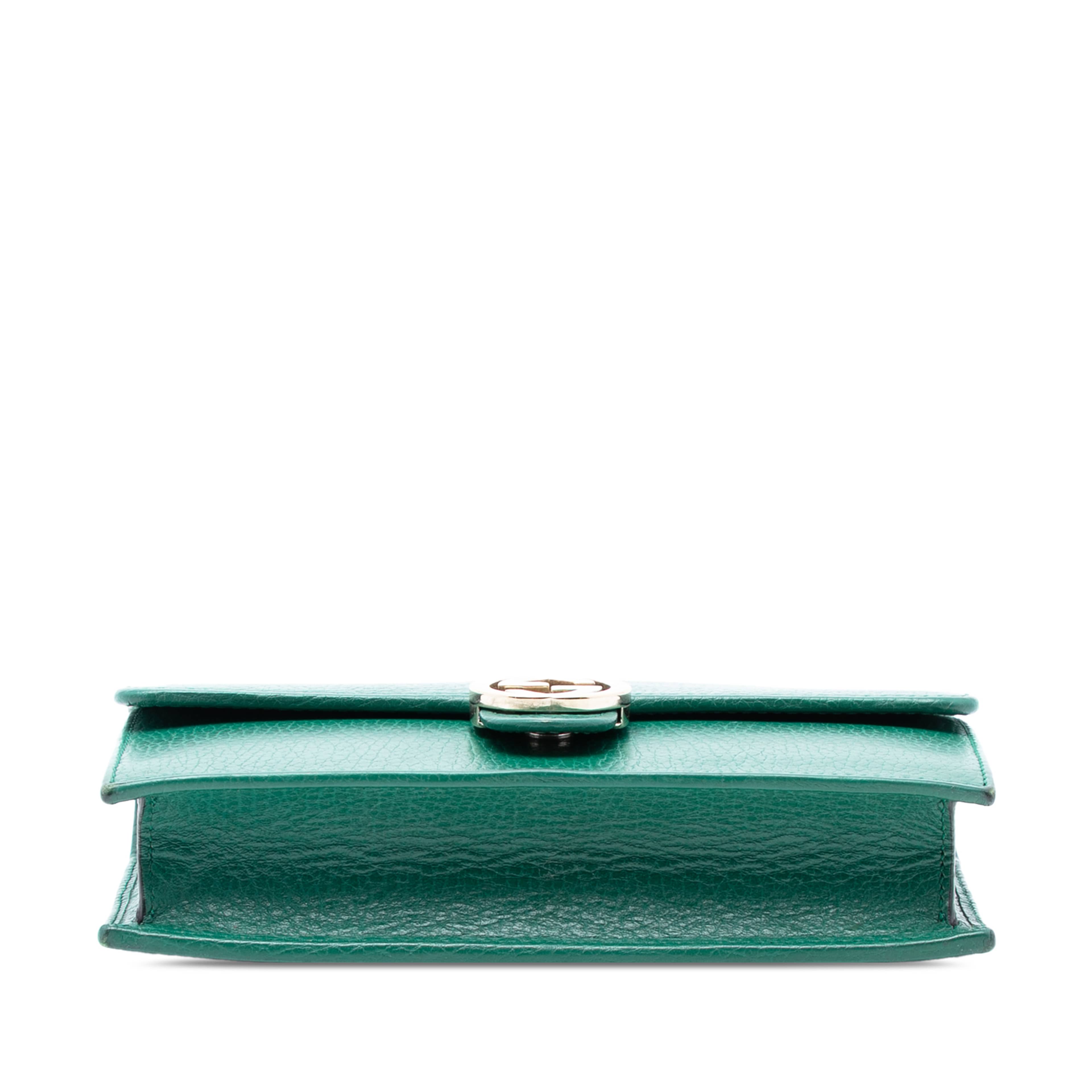 Gucci Dollar Calfskin Interlocking G Wallet On Chain, från Luxclusif, i färgen grön. Klicka för att öppna bilden i stort format