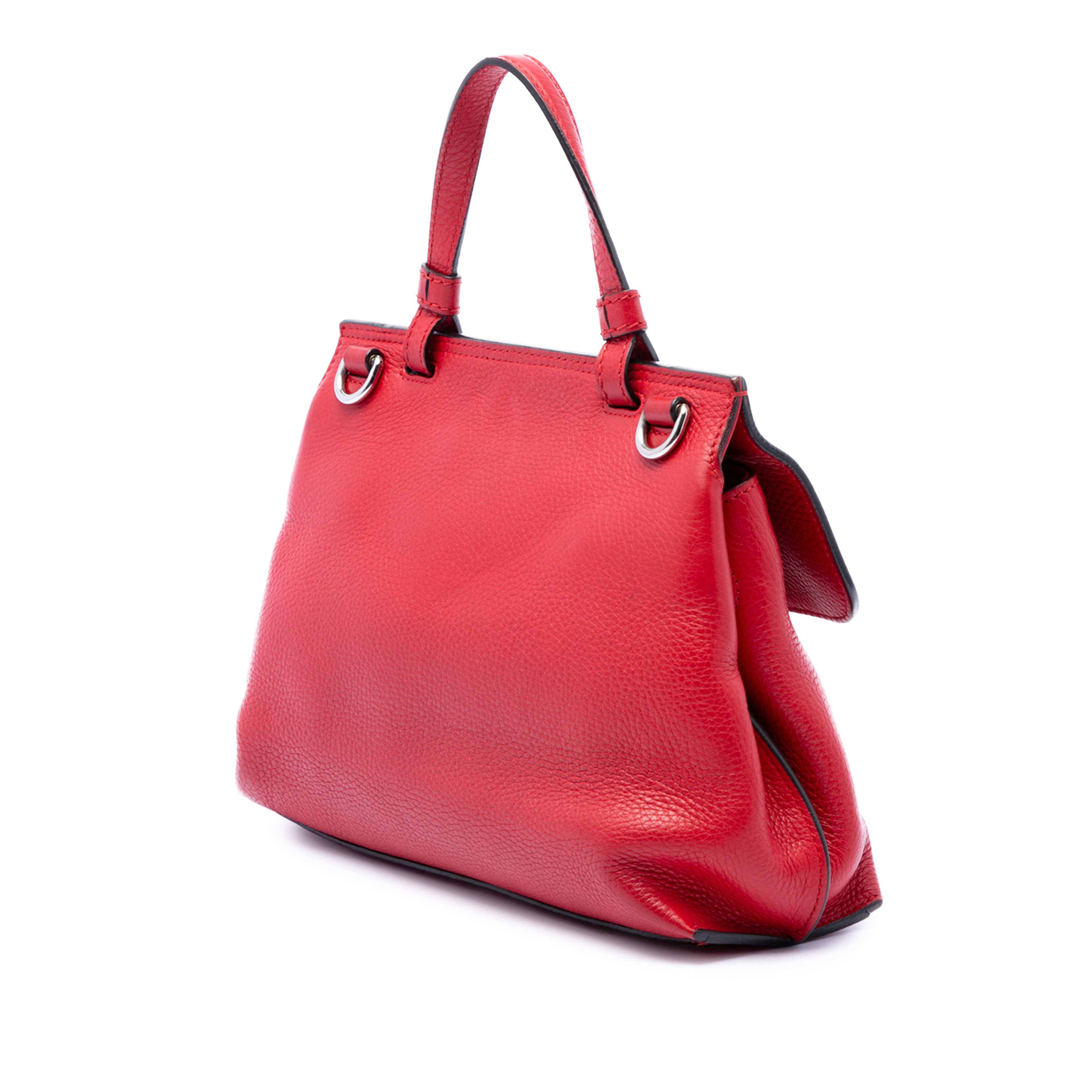 Gucci Small Calfskin Bamboo Daily Satchel, från Luxclusif, i färgen röd. Klicka för att öppna bilden i stort format