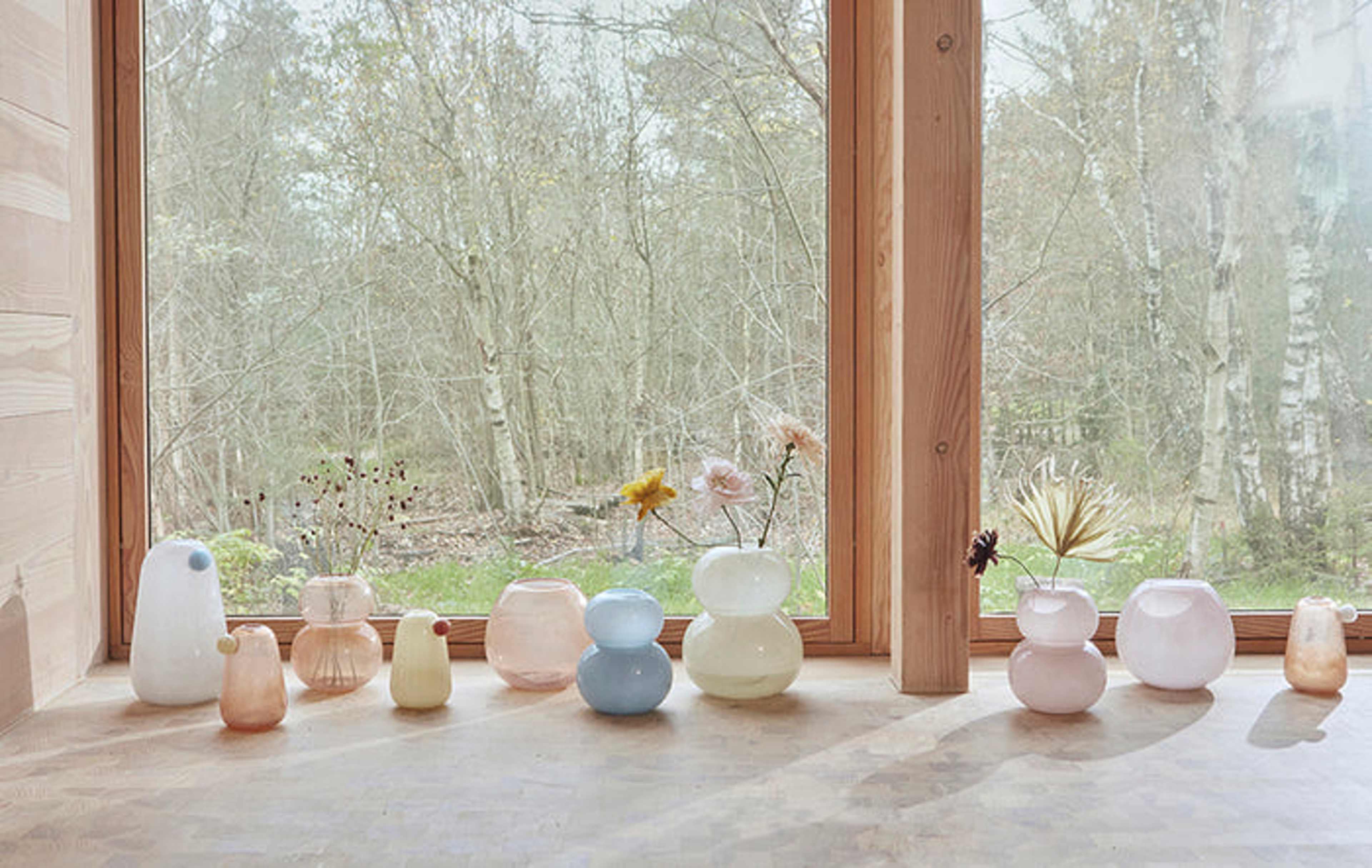 Lasi Vase, från OYOY Living, i färgen ice blue. Klicka för att öppna bilden i stort format