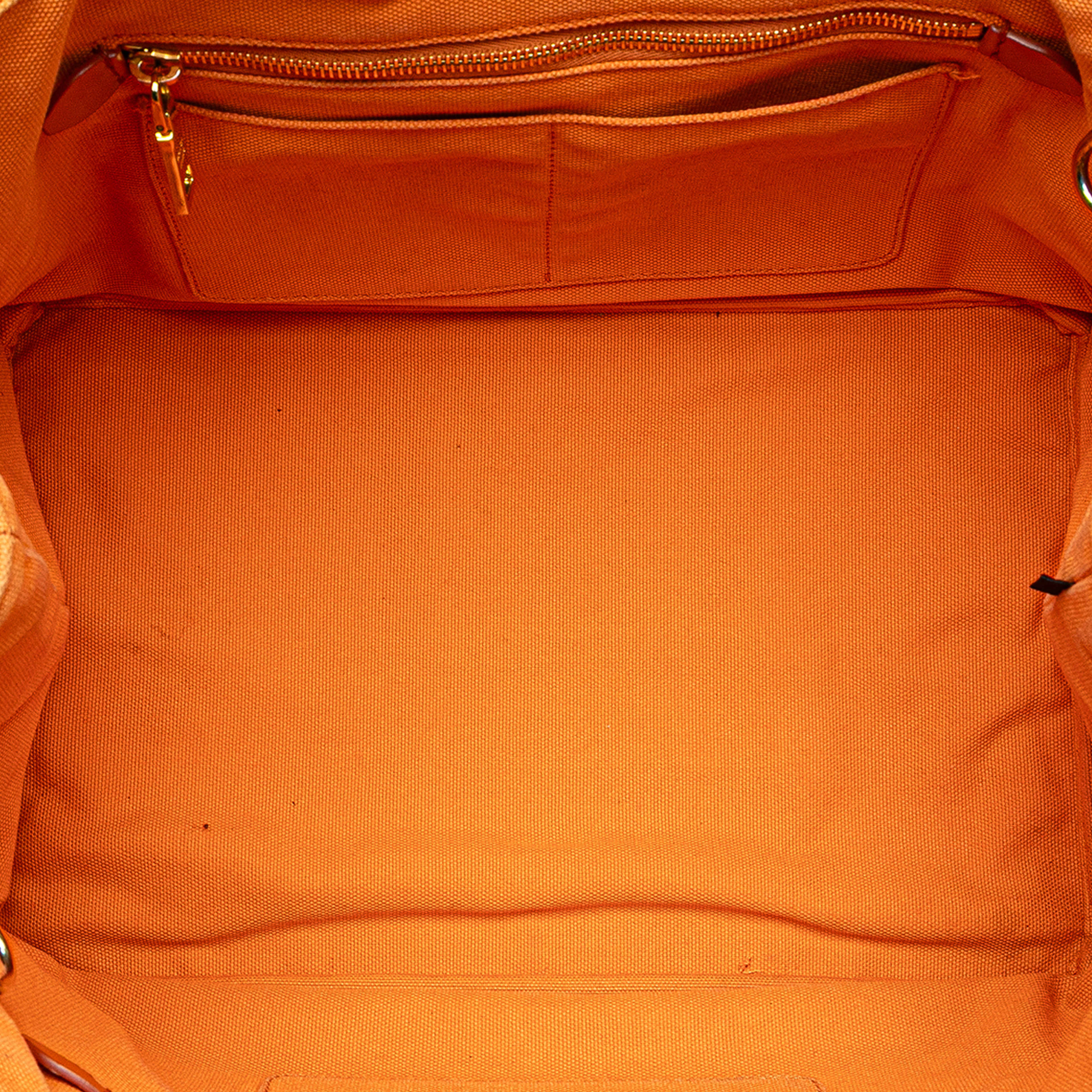 Prada Canvas Canapa Bijoux Satchel, från Luxclusif, i färgen orange. Klicka för att öppna bilden i stort format