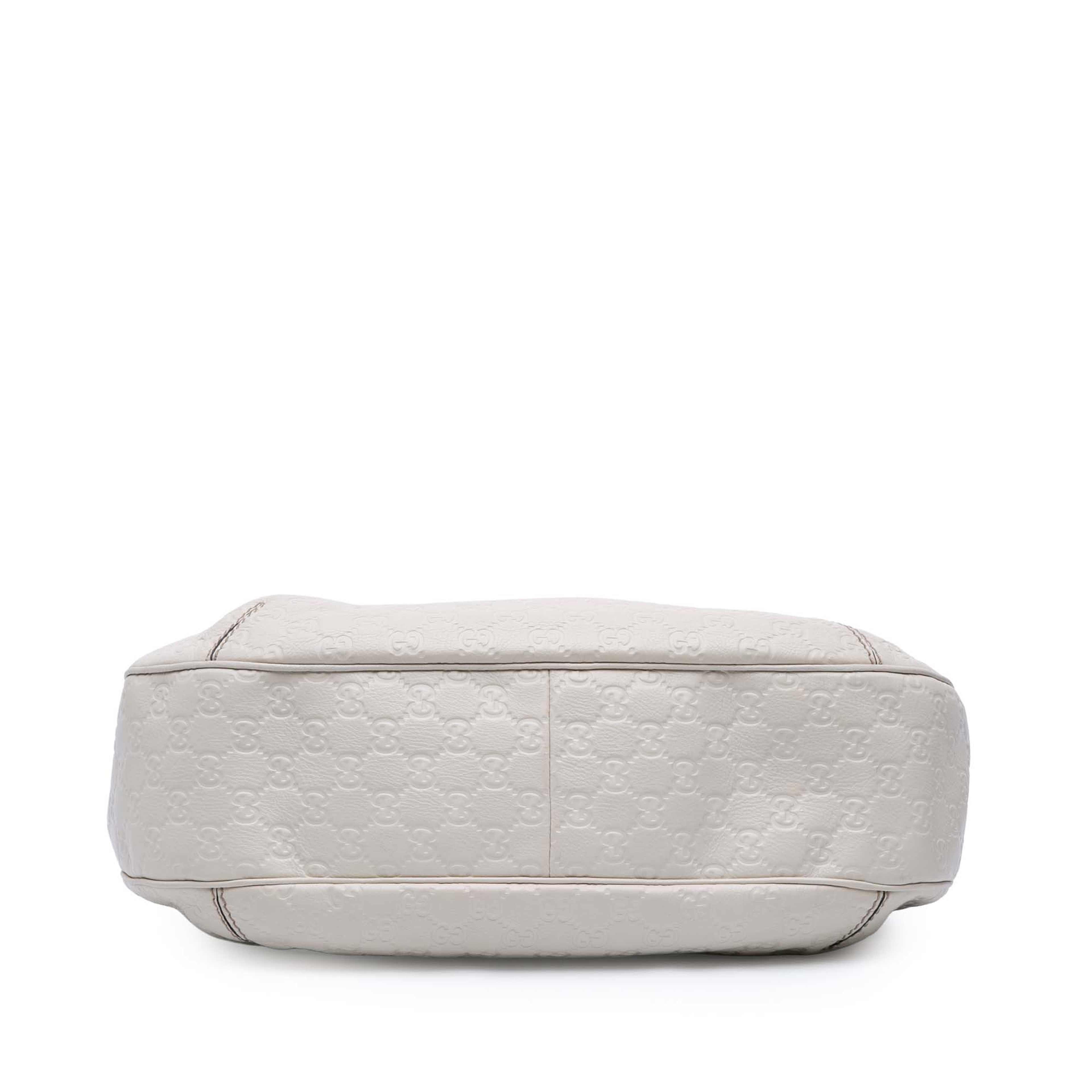 Gucci Large Guccissima New Ladies Hobo, från Luxclusif, i färgen ivory. Klicka för att öppna bilden i stort format