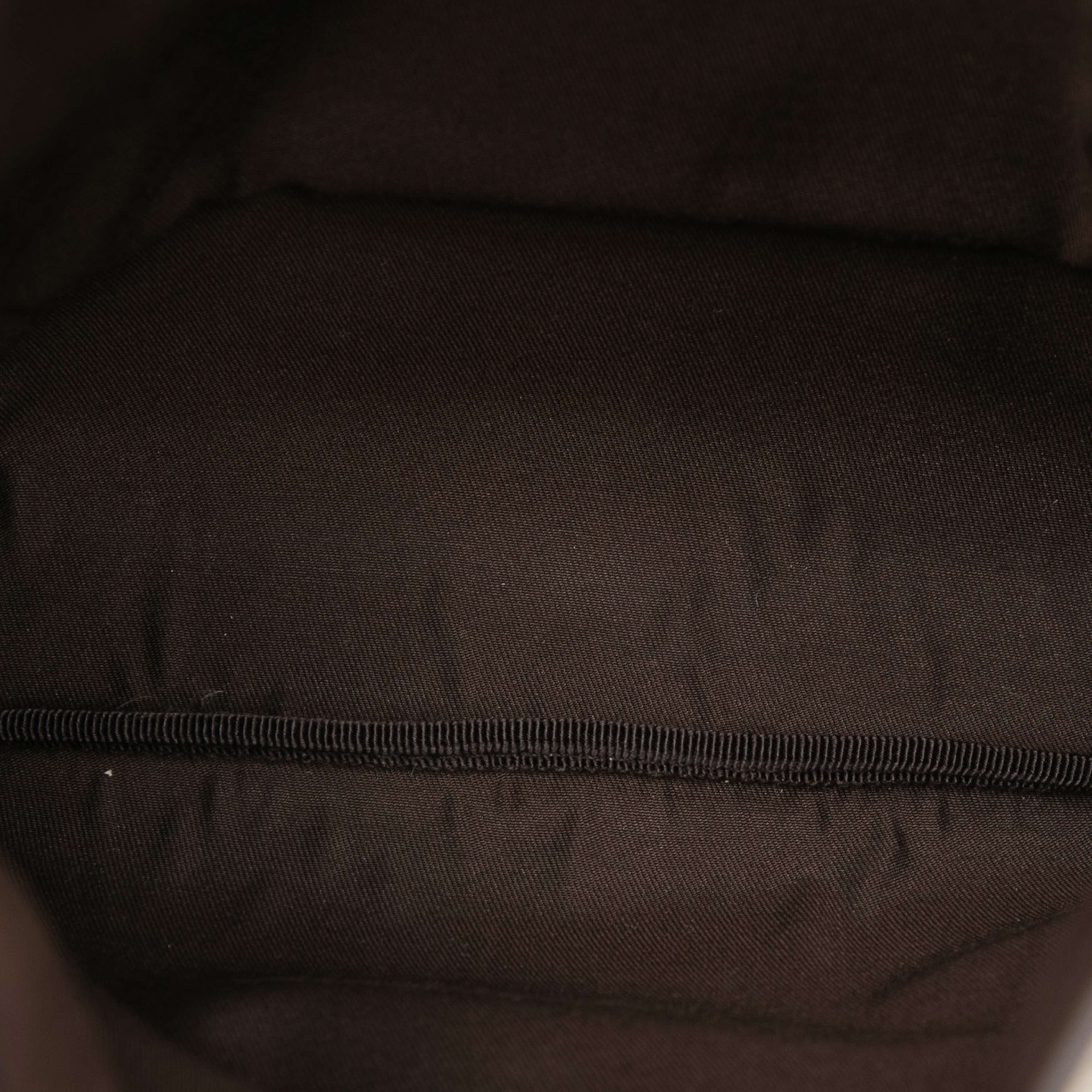 Gucci Gg Supreme Crossbody, från Luxclusif, i färgen beige. Klicka för att öppna bilden i stort format