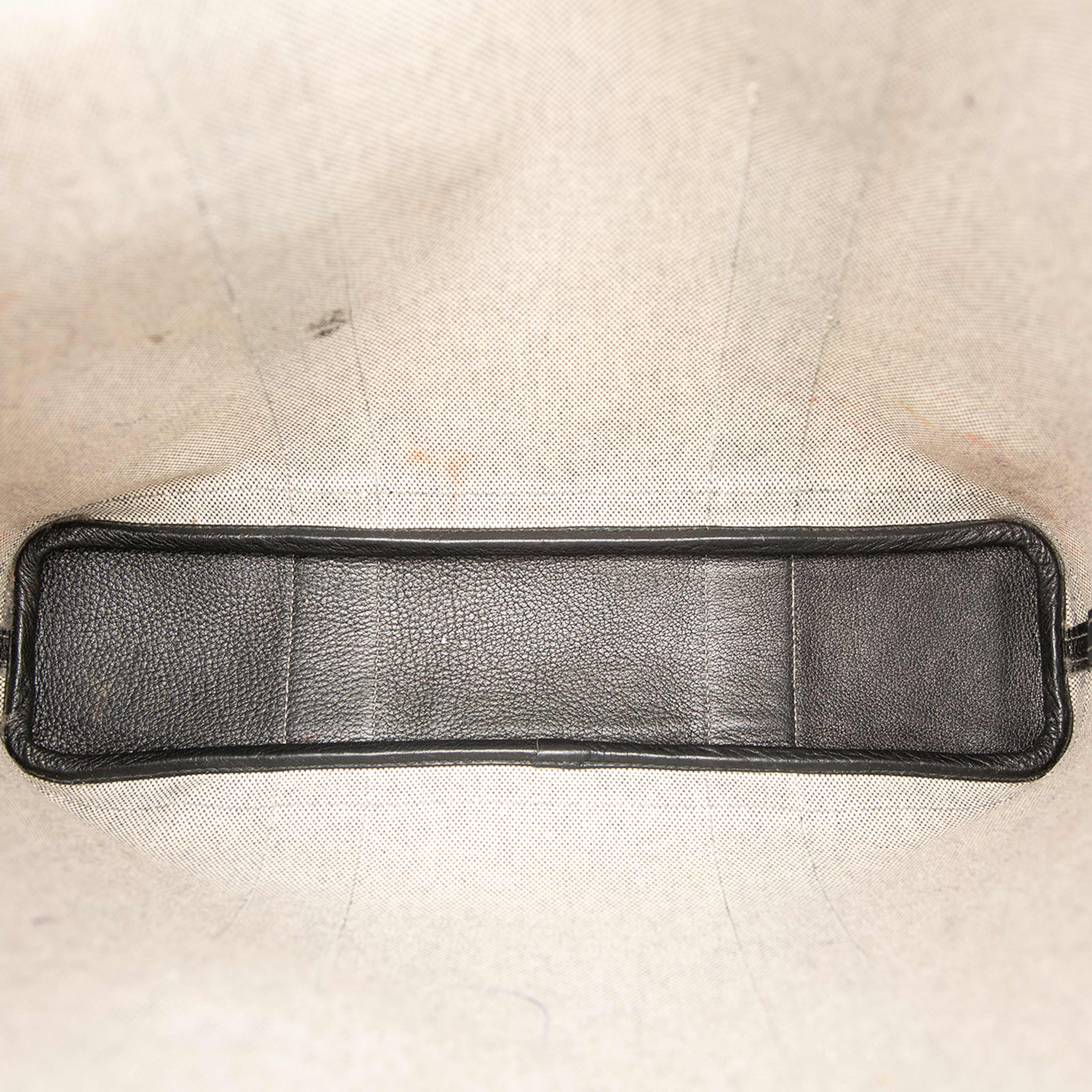 Hermès Toile And Buffalo Leather Garden File 37, från Luxclusif, i färgen beige. Klicka för att öppna bilden i stort format