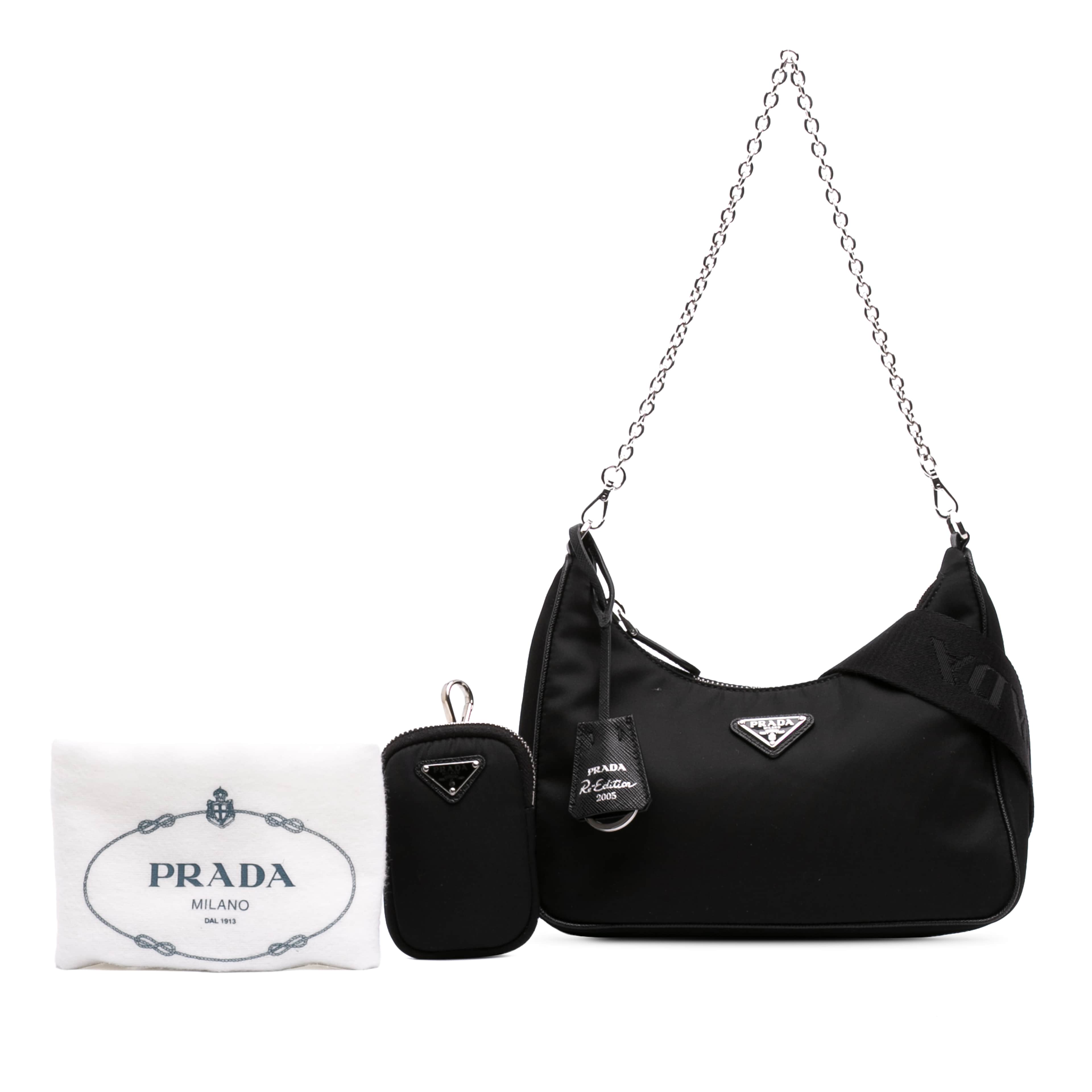 Prada Mini Saffiano Trimmed Tessuto Re Edition 2005 Satchel, från Luxclusif, i färgen svart. Klicka för att öppna bilden i stort format