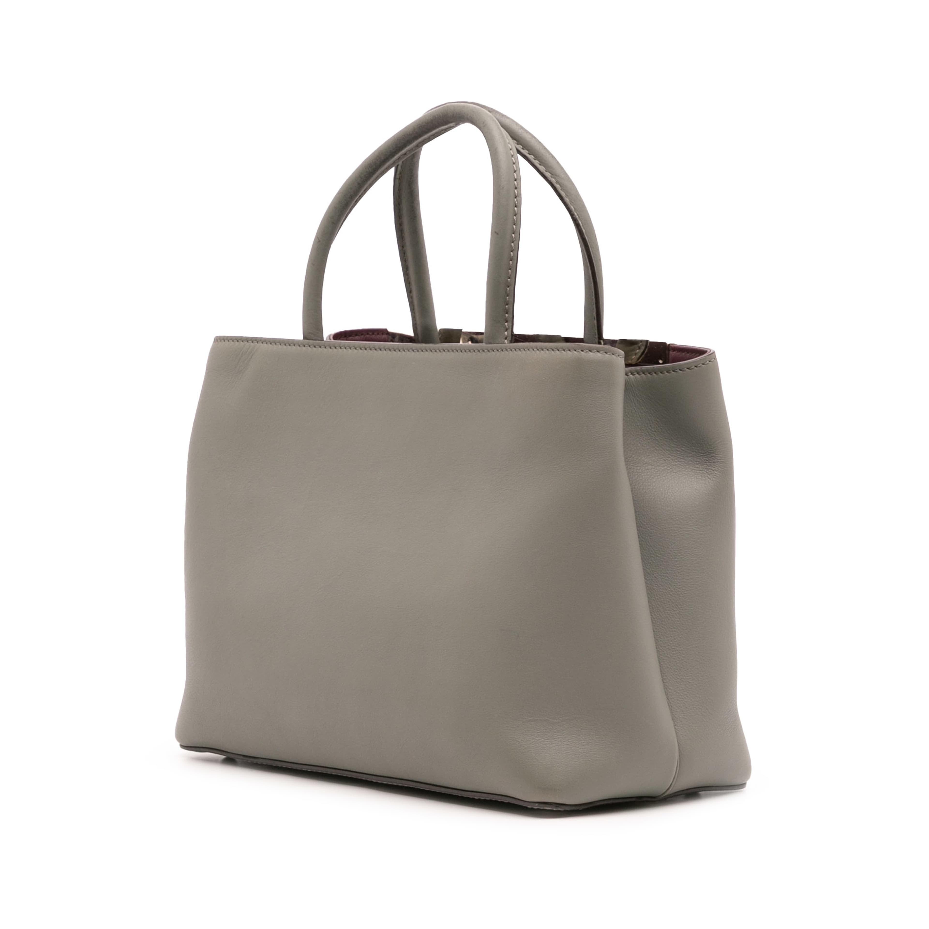 Fendi Petite Leather 2jours Satchel, från Luxclusif, i färgen gray.