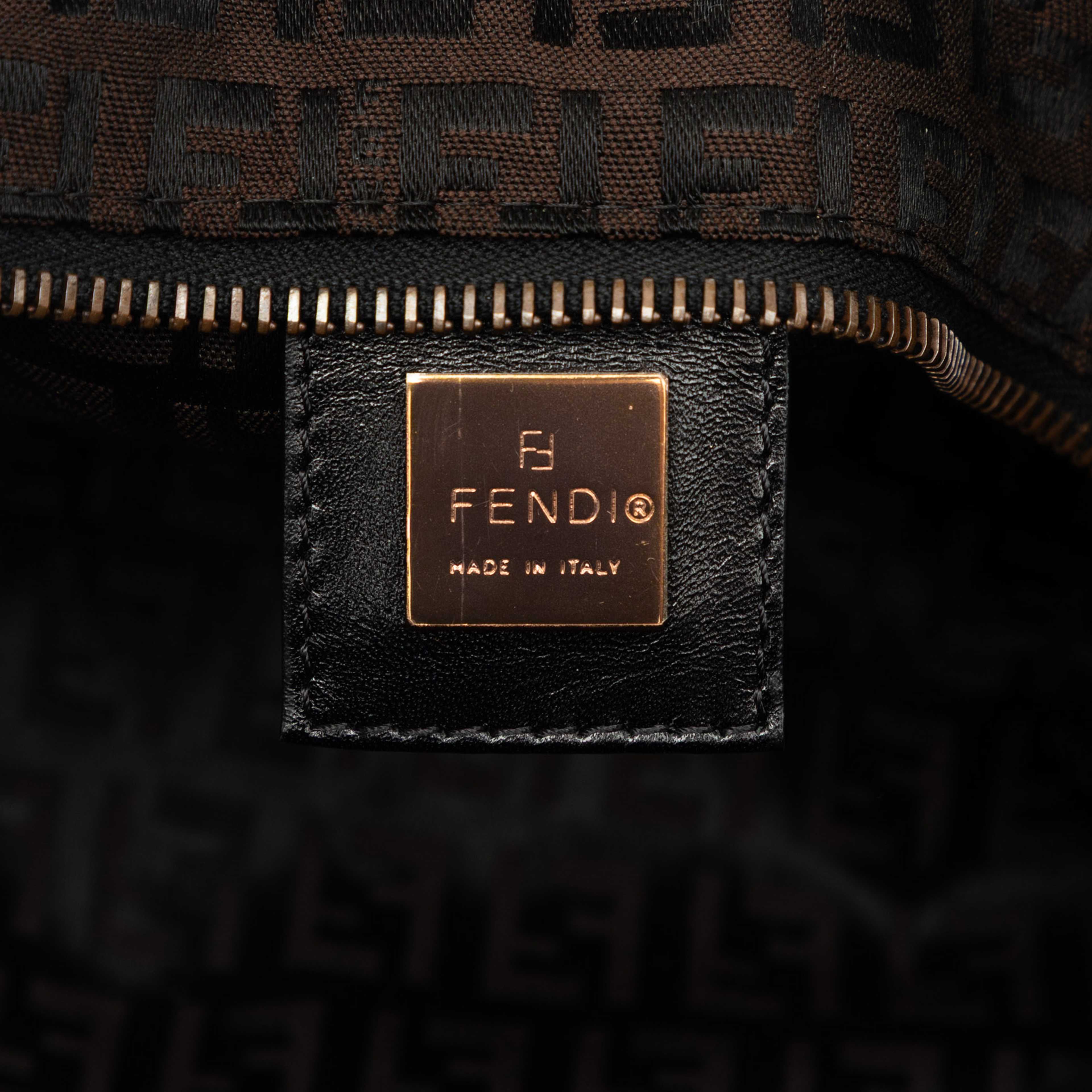 Fendi Zucchino Canvas Tote, från Luxclusif, i färgen brun. Klicka för att öppna bilden i stort format