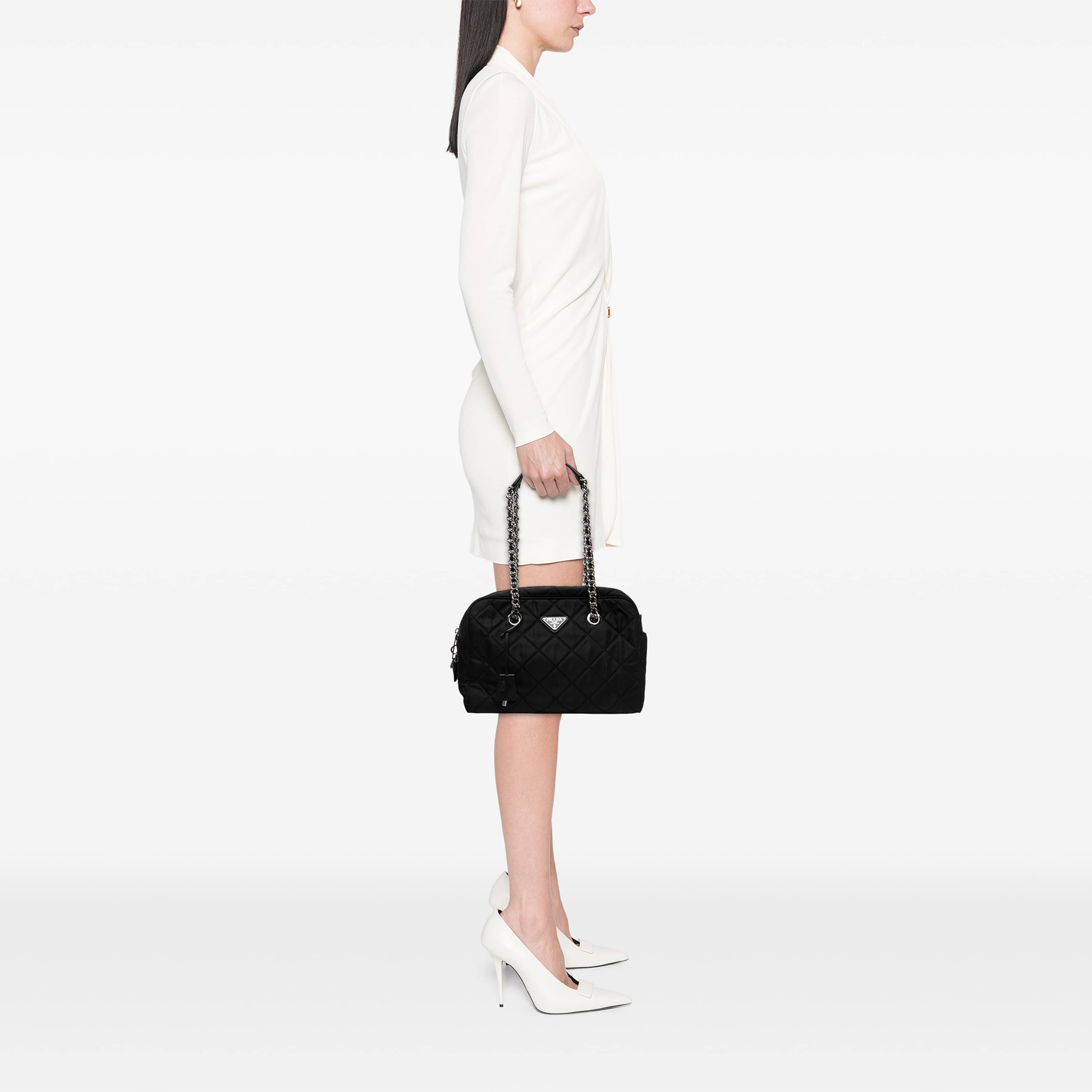 Prada Impuntu Tessuto Chain Shoulder Bag, från Luxclusif, i färgen svart. Klicka för att öppna bilden i stort format