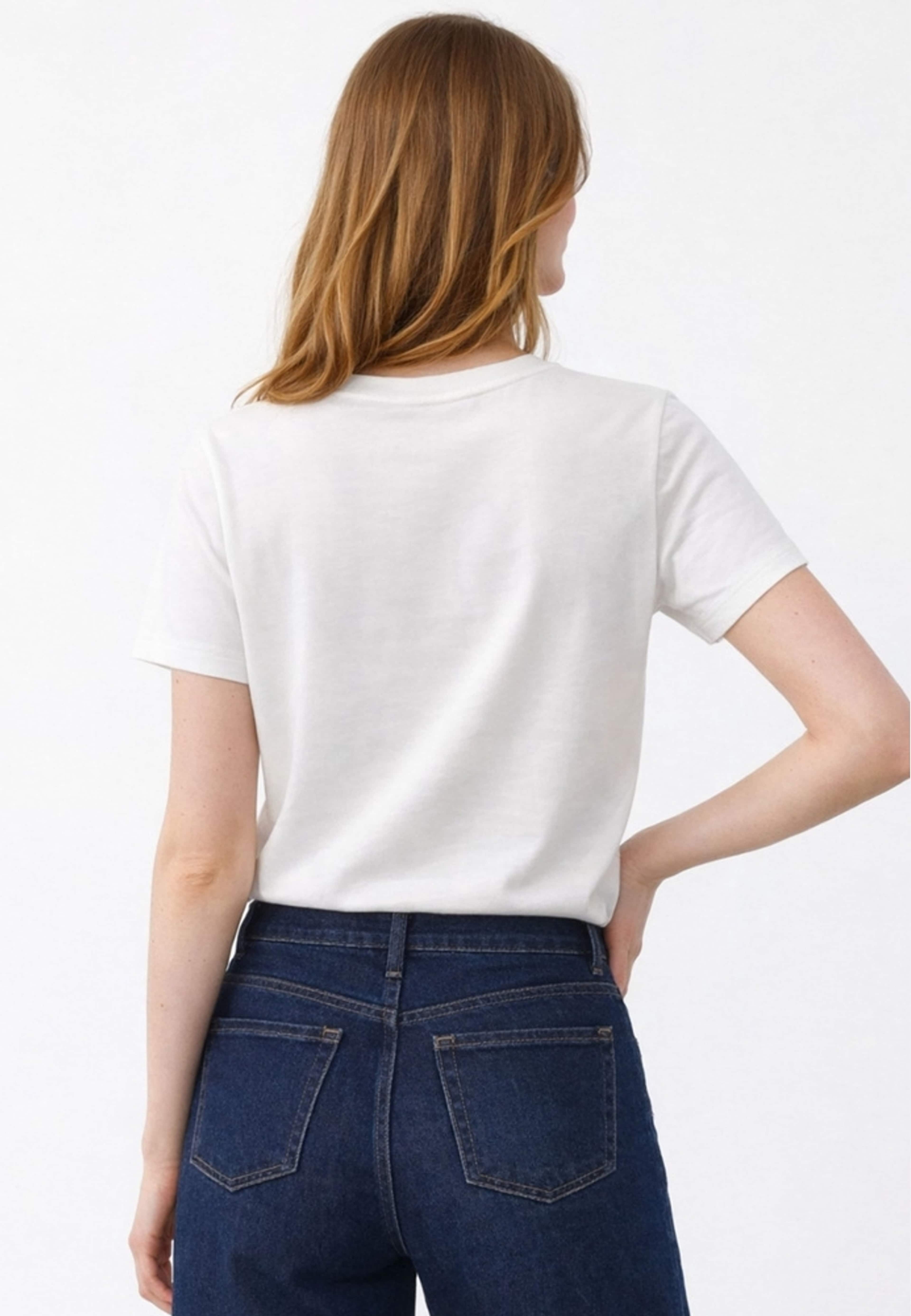 Amy T-shirt, från Jumperfabriken, i färgen white. Klicka för att öppna bilden i stort format