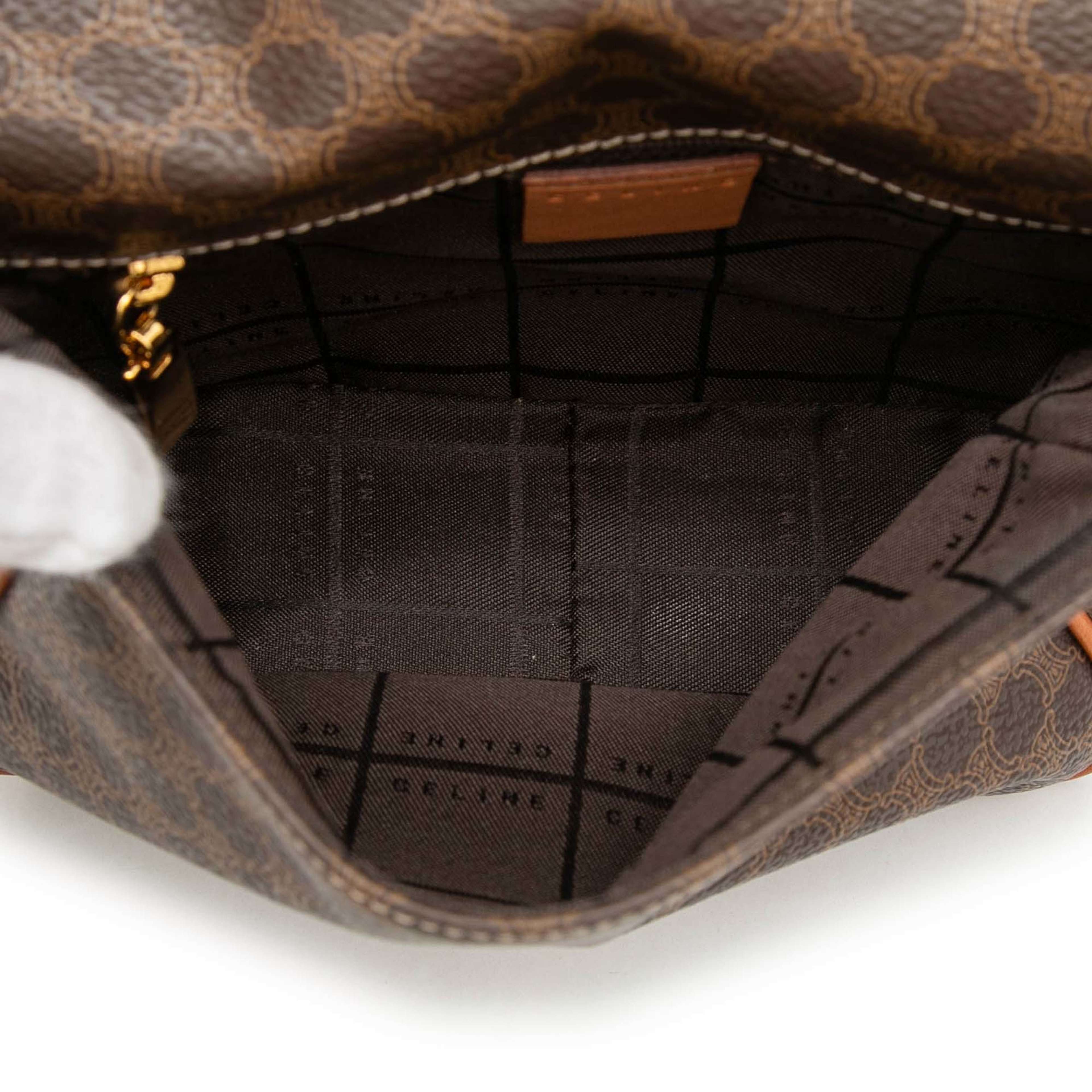 Celine Macadam Coated Canvas Crossbody, från Luxclusif, i färgen brun. Klicka för att öppna bilden i stort format