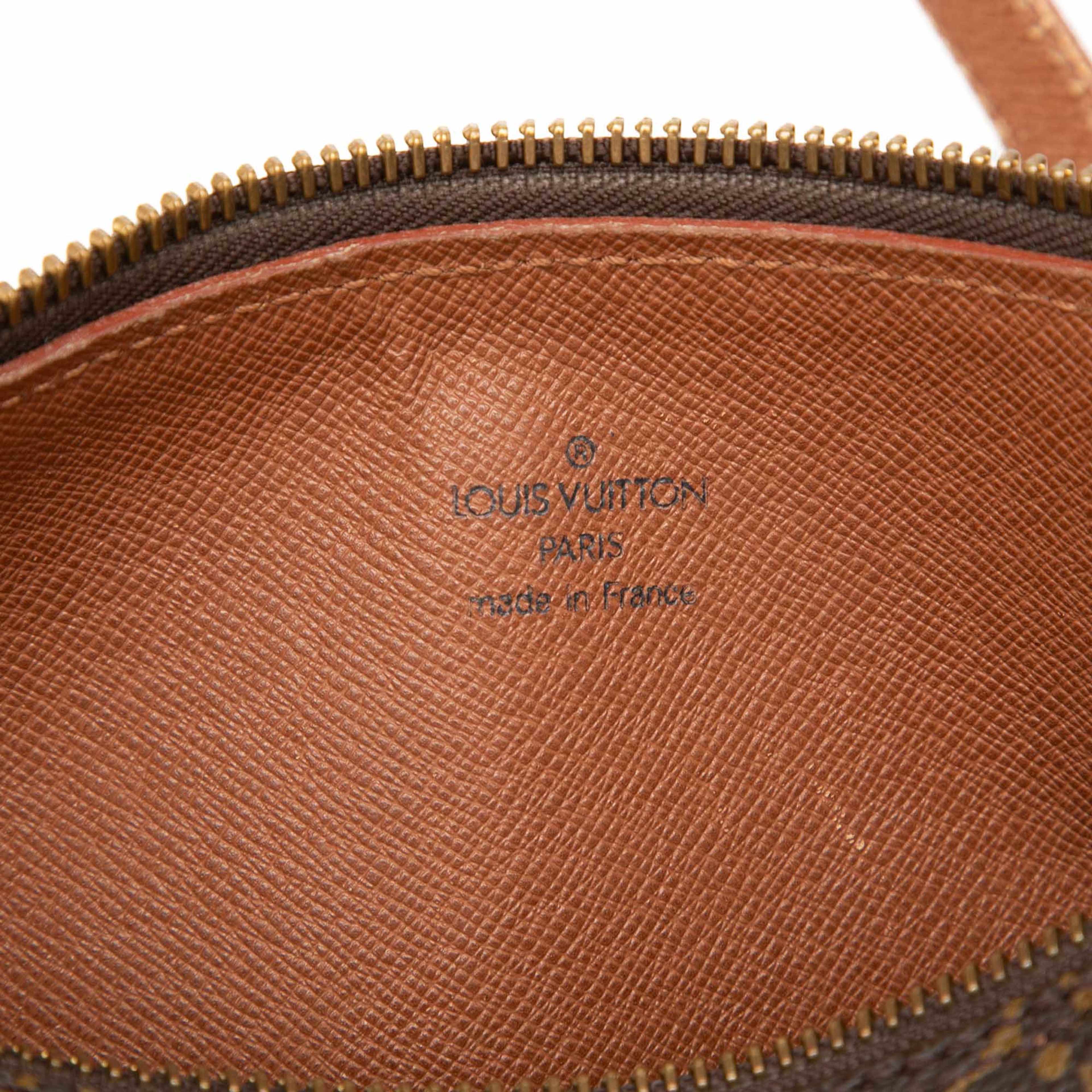 Louis Vuitton Monogram Papillon 26, från Luxclusif, i färgen brun. Klicka för att öppna bilden i stort format