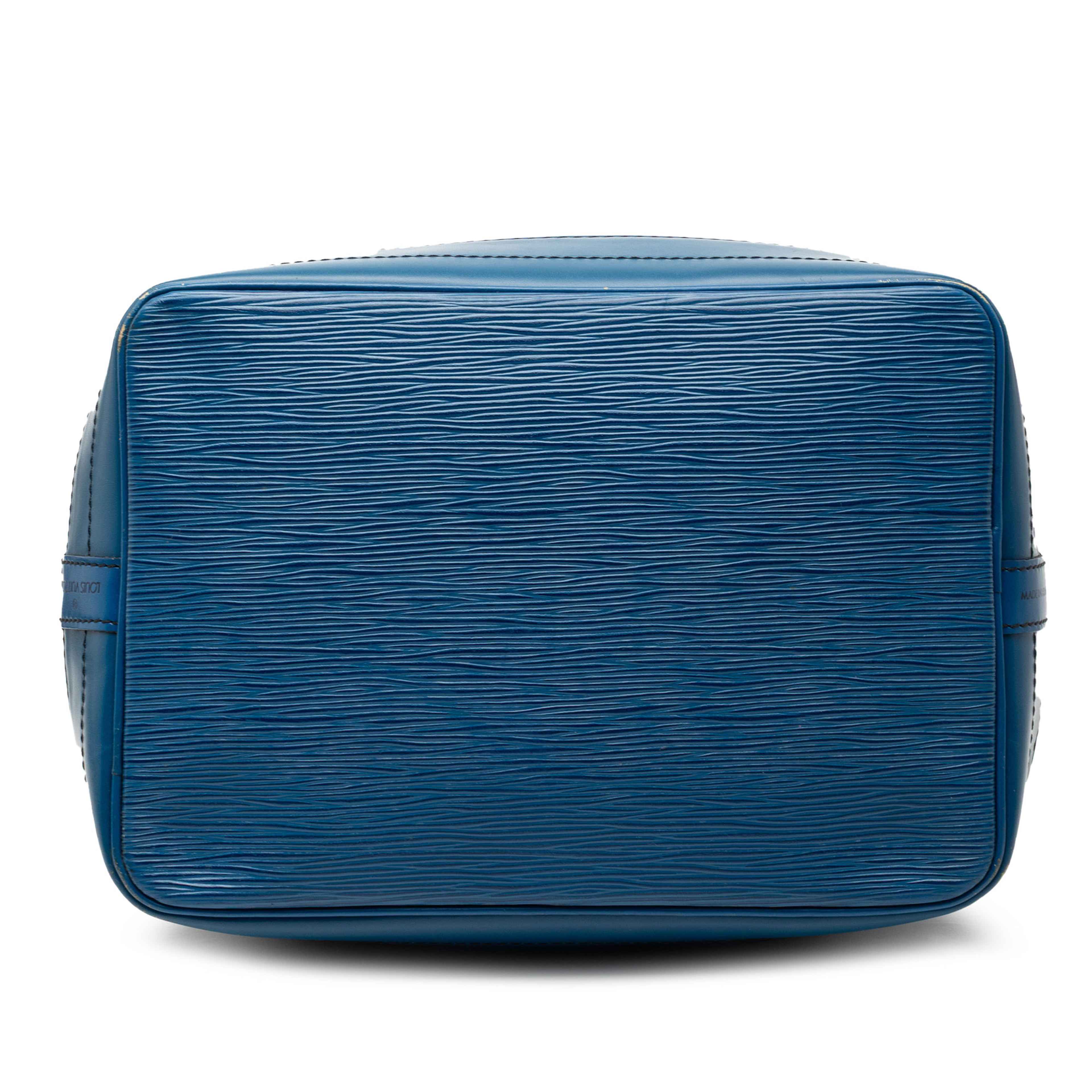 Louis Vuitton Epi Noe Gm, från Luxclusif, i färgen blue. Klicka för att öppna bilden i stort format