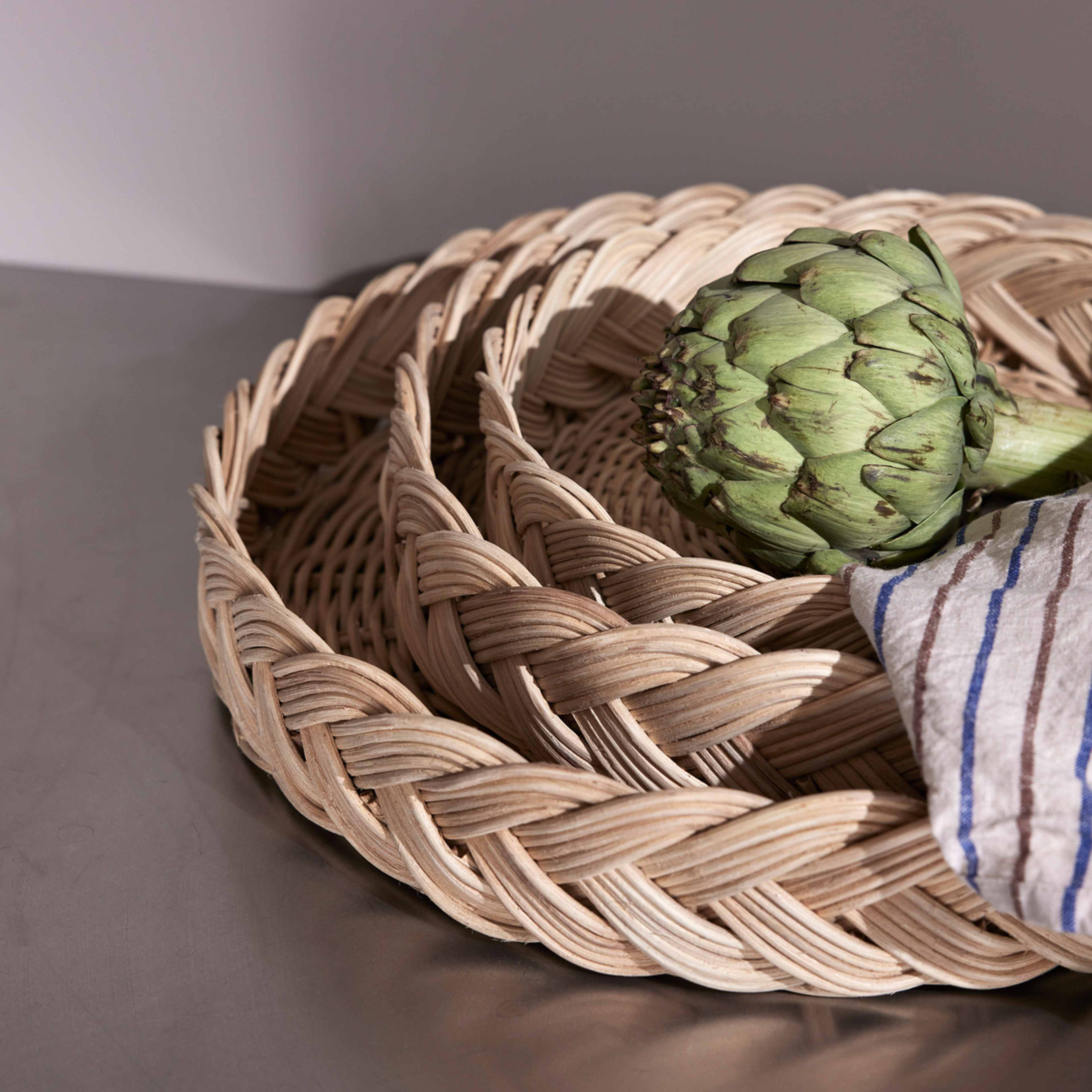 Maru Bread Basket, från OYOY Living, i färgen nature. Klicka för att öppna bilden i stort format