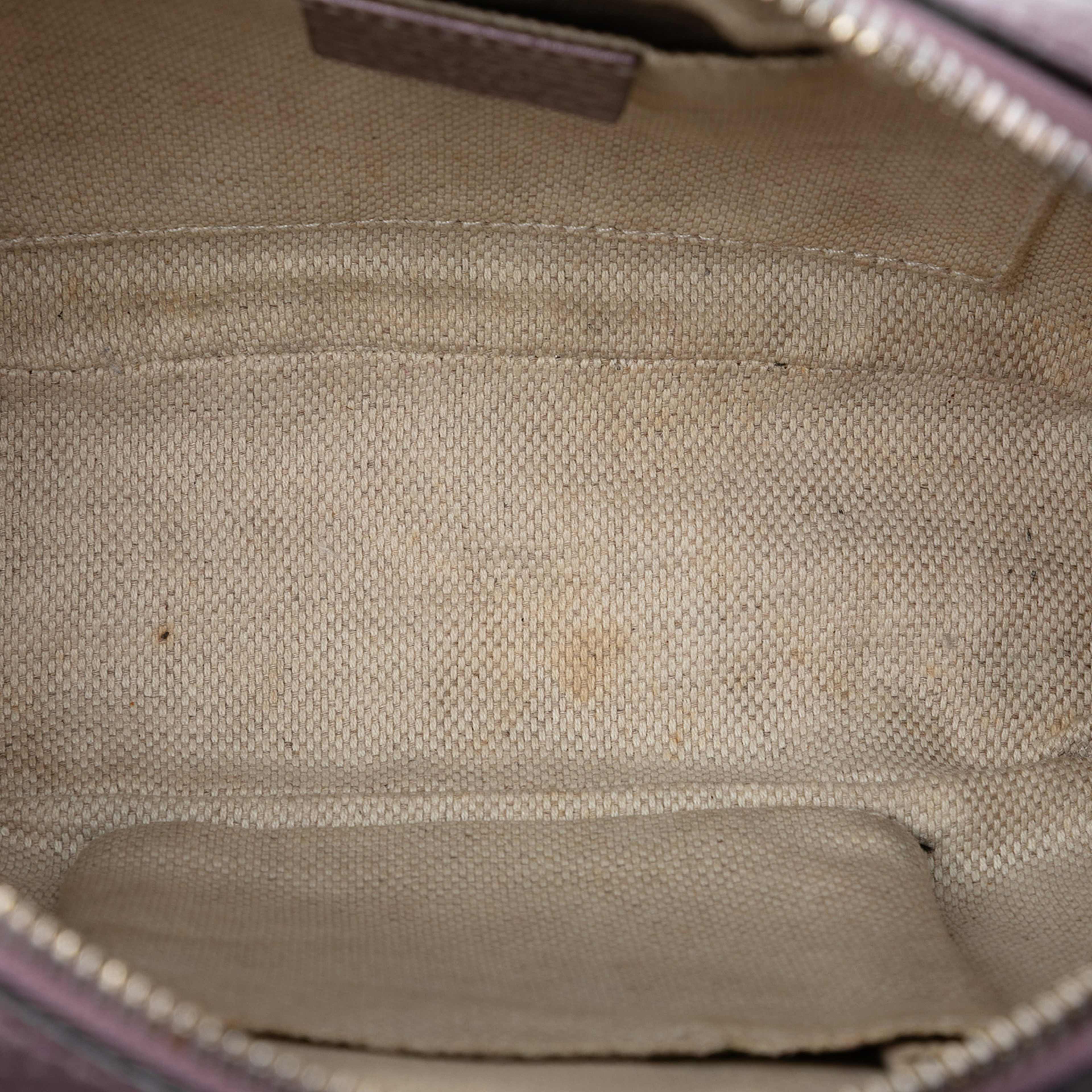 Gucci Metallic Leather Soho Disco Crossbody, från Luxclusif, i färgen purple. Klicka för att öppna bilden i stort format