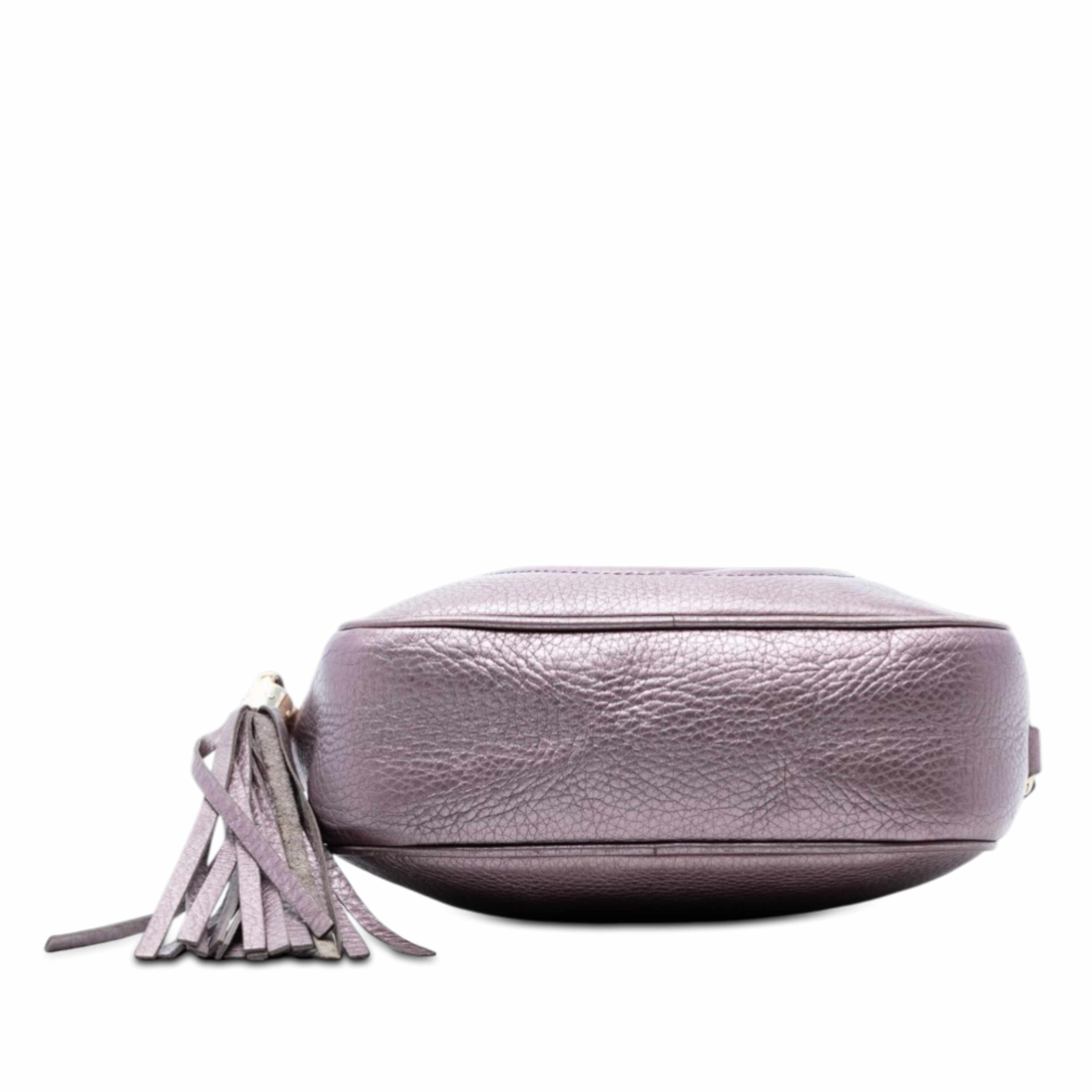 Gucci Metallic Leather Soho Disco Crossbody, från Luxclusif, i färgen purple. Klicka för att öppna bilden i stort format
