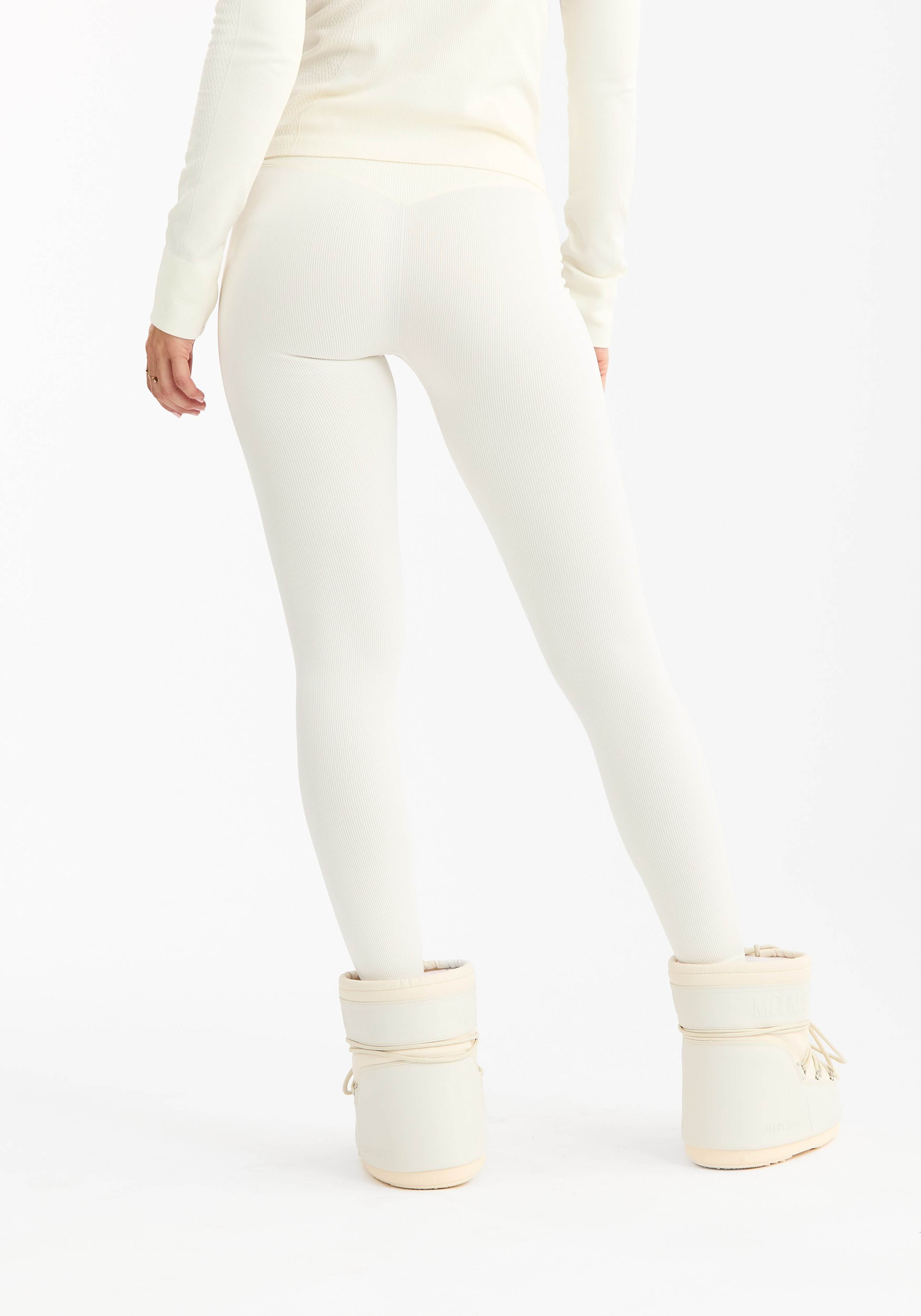 Seamless Base Layer Tights, från Drop of Mindfulness, i färgen cream white après. Klicka för att öppna bilden i stort format