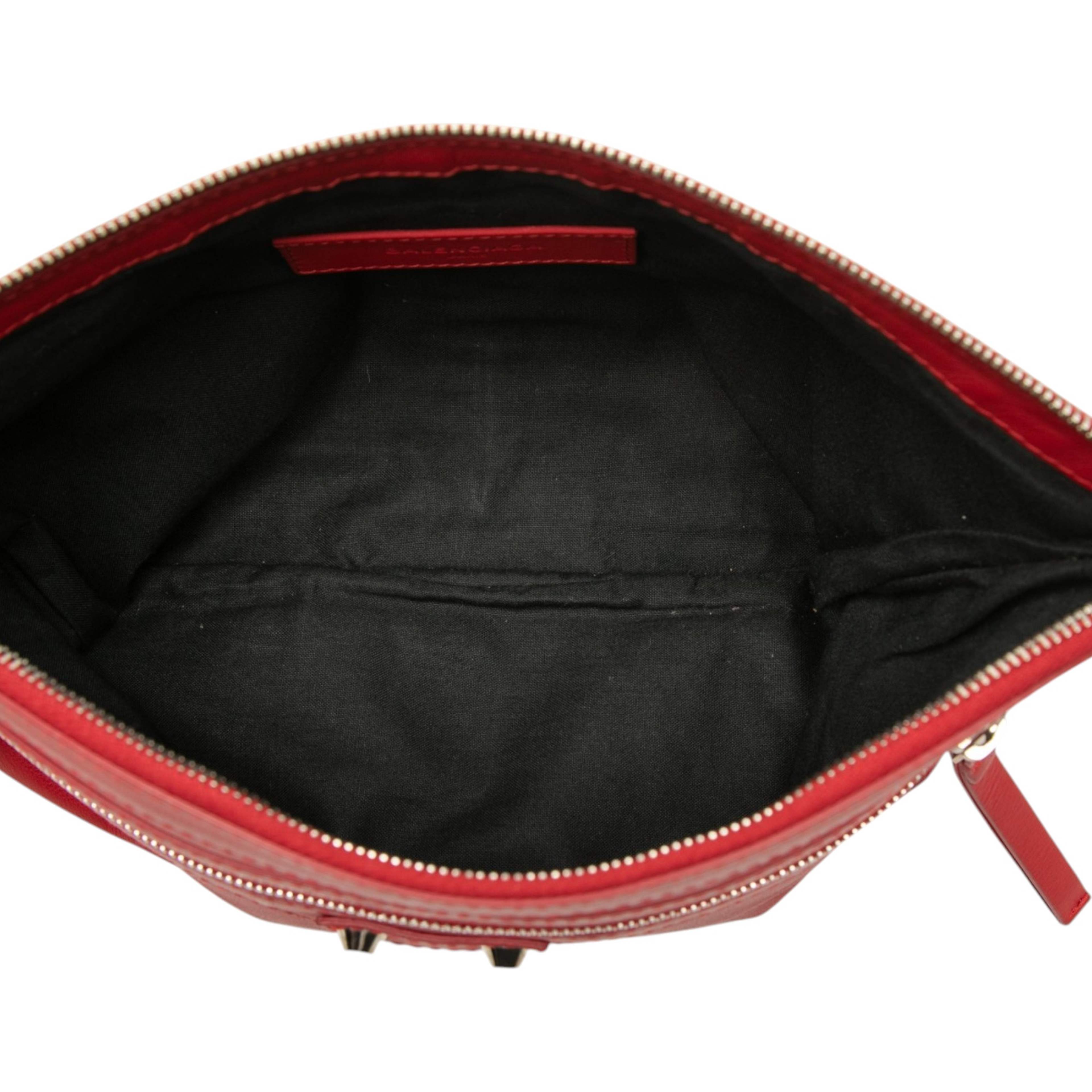 Balenciaga Lambskin Motocross Classic Clip M Clutch, från Luxclusif, i färgen röd. Klicka för att öppna bilden i stort format