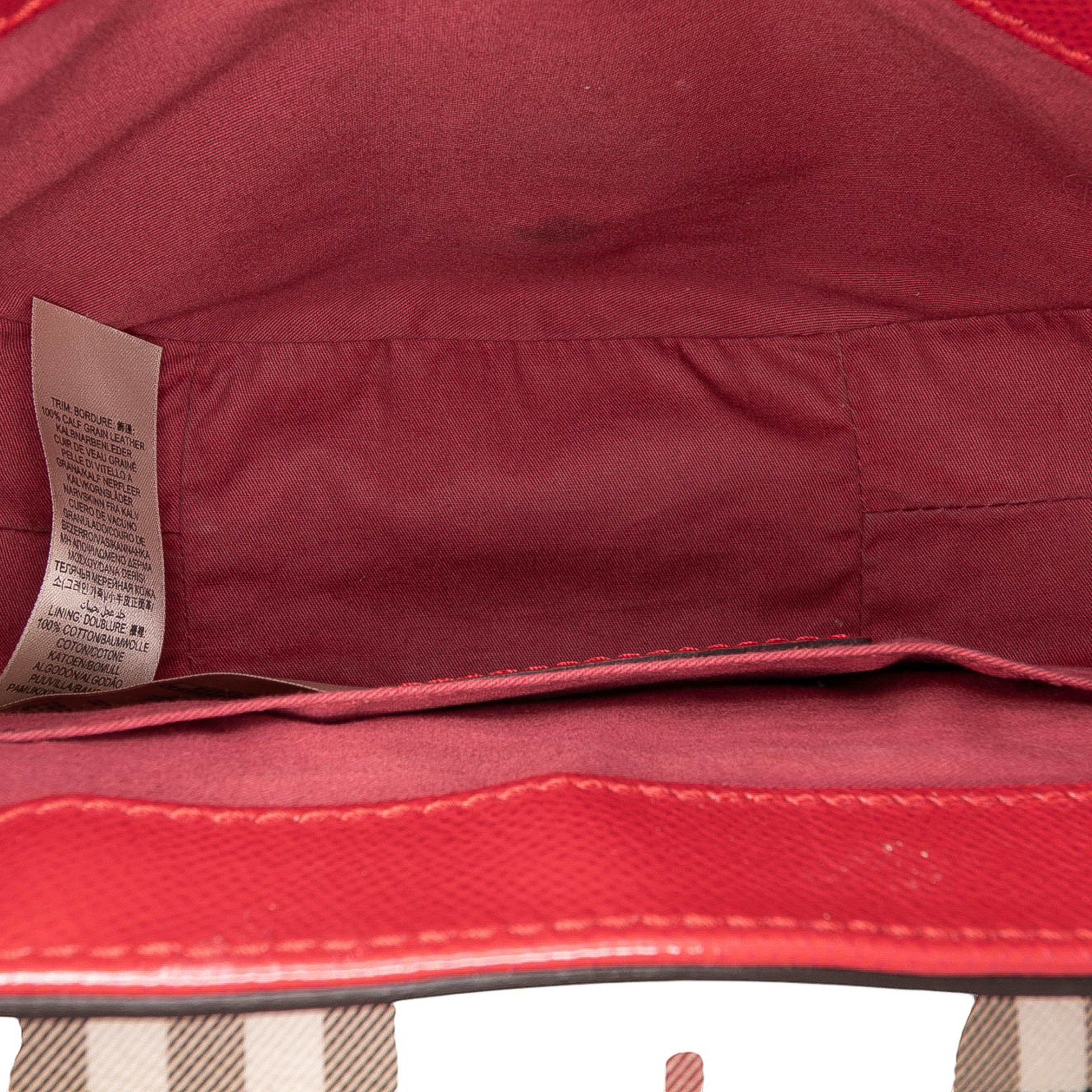 Burberry Patent Leather And Haymarket Check Coated Canvas Maydown Crossbody, från Luxclusif, i färgen red. Klicka för att öppna bilden i stort format