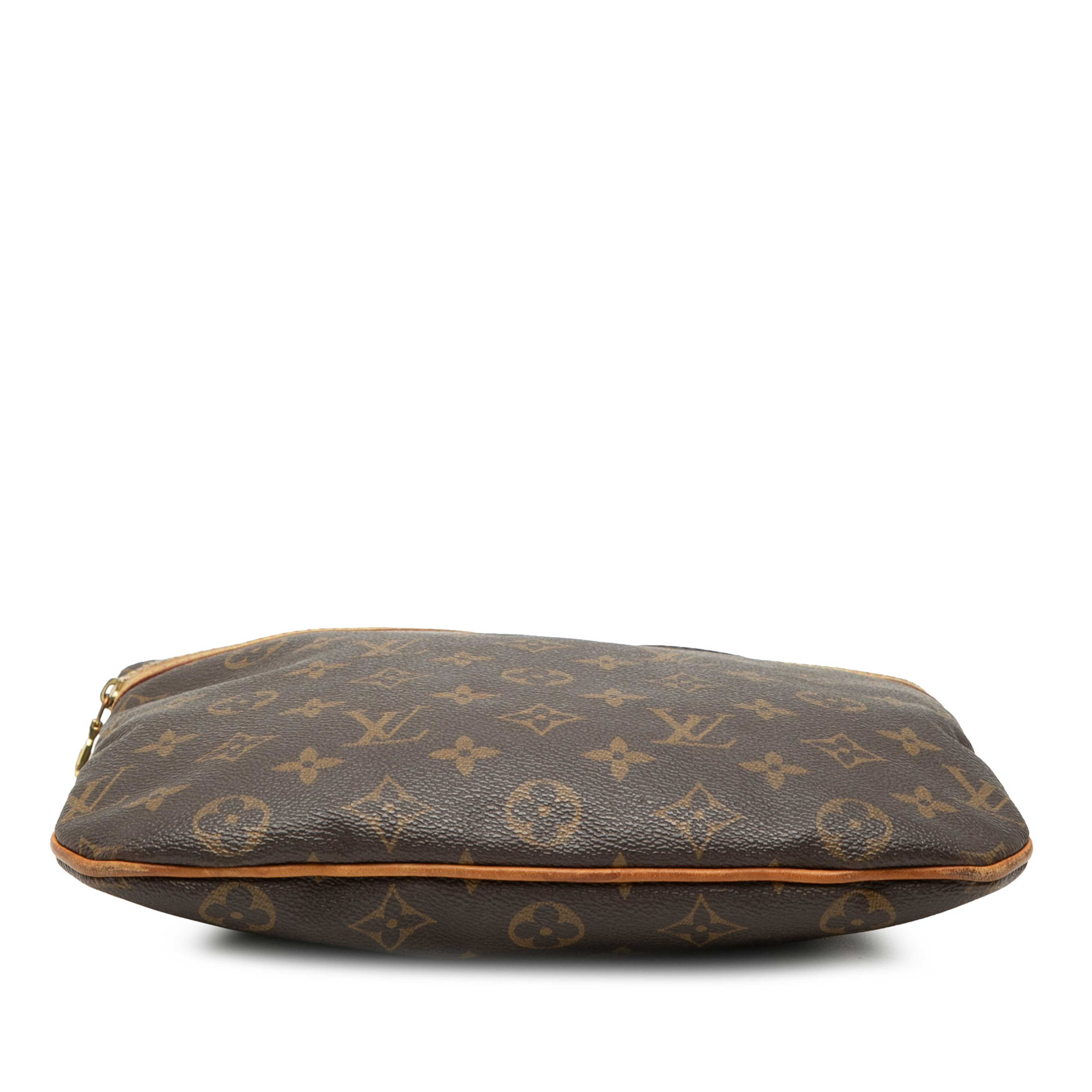 Louis Vuitton Monogram Bosphore Pochette, från Luxclusif, i färgen brun. Klicka för att öppna bilden i stort format