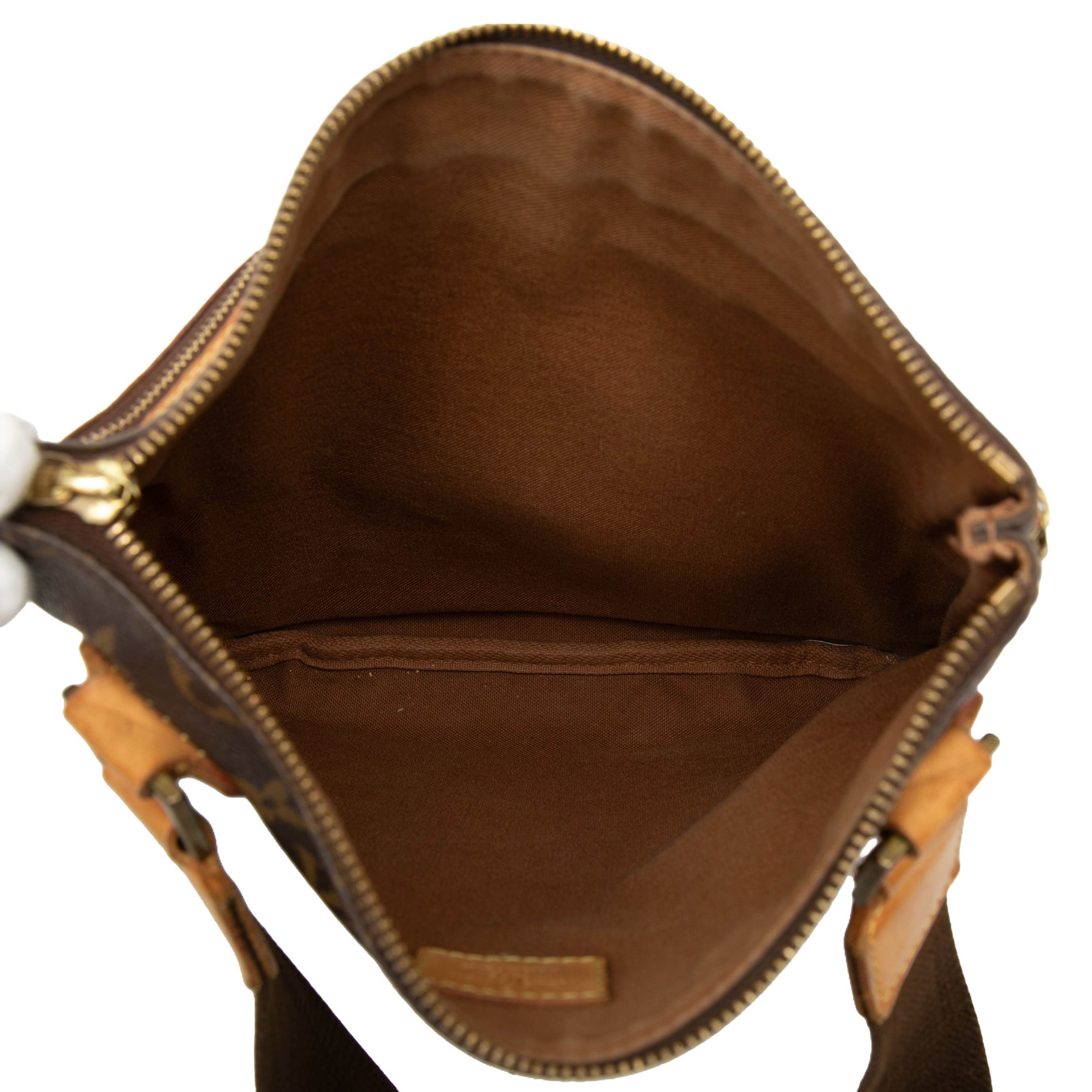Louis Vuitton Monogram Bosphore Pochette, från Luxclusif, i färgen brun. Klicka för att öppna bilden i stort format