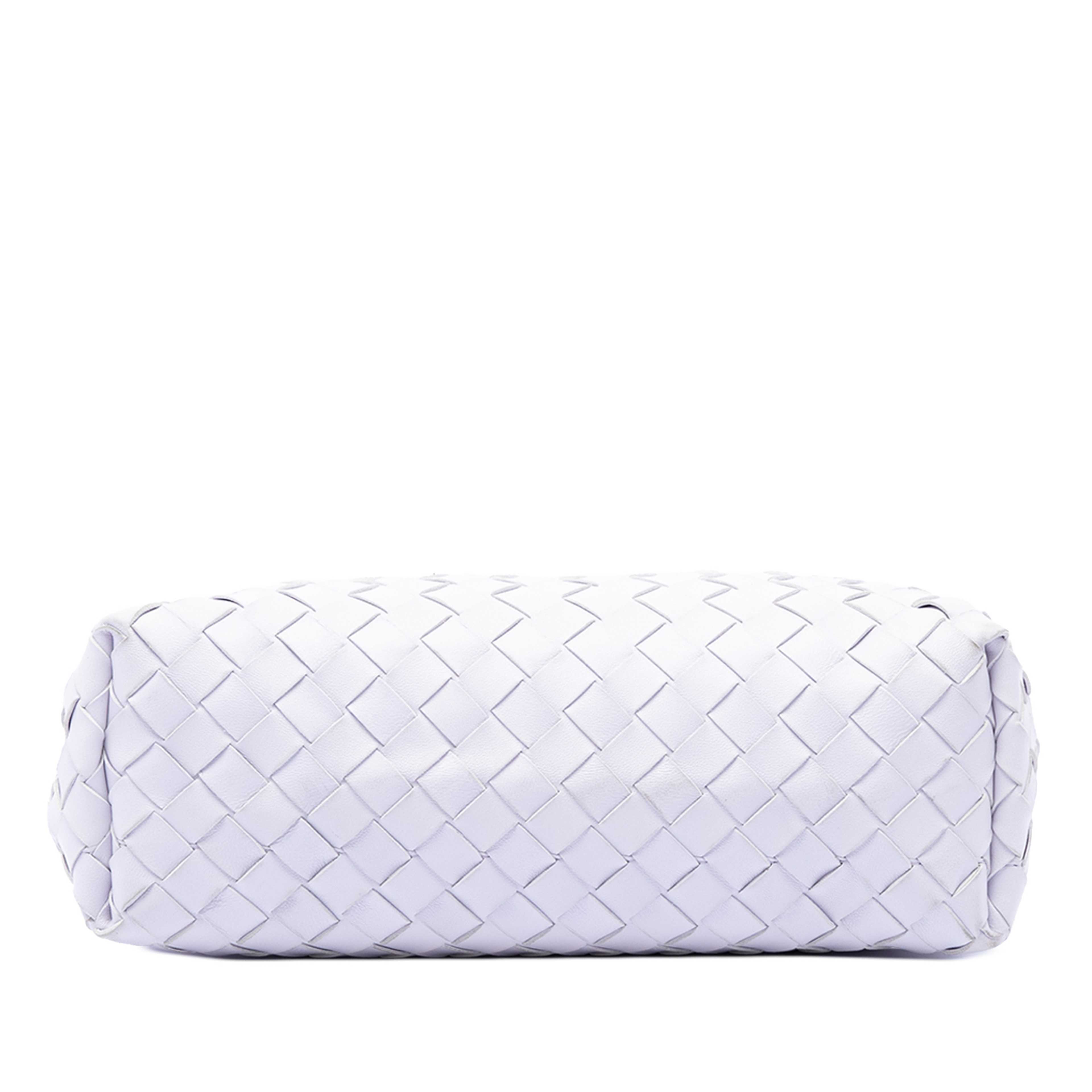Bottega Veneta Nappa Intrecciato Crossbody, från Luxclusif, i färgen purpur. Klicka för att öppna bilden i stort format