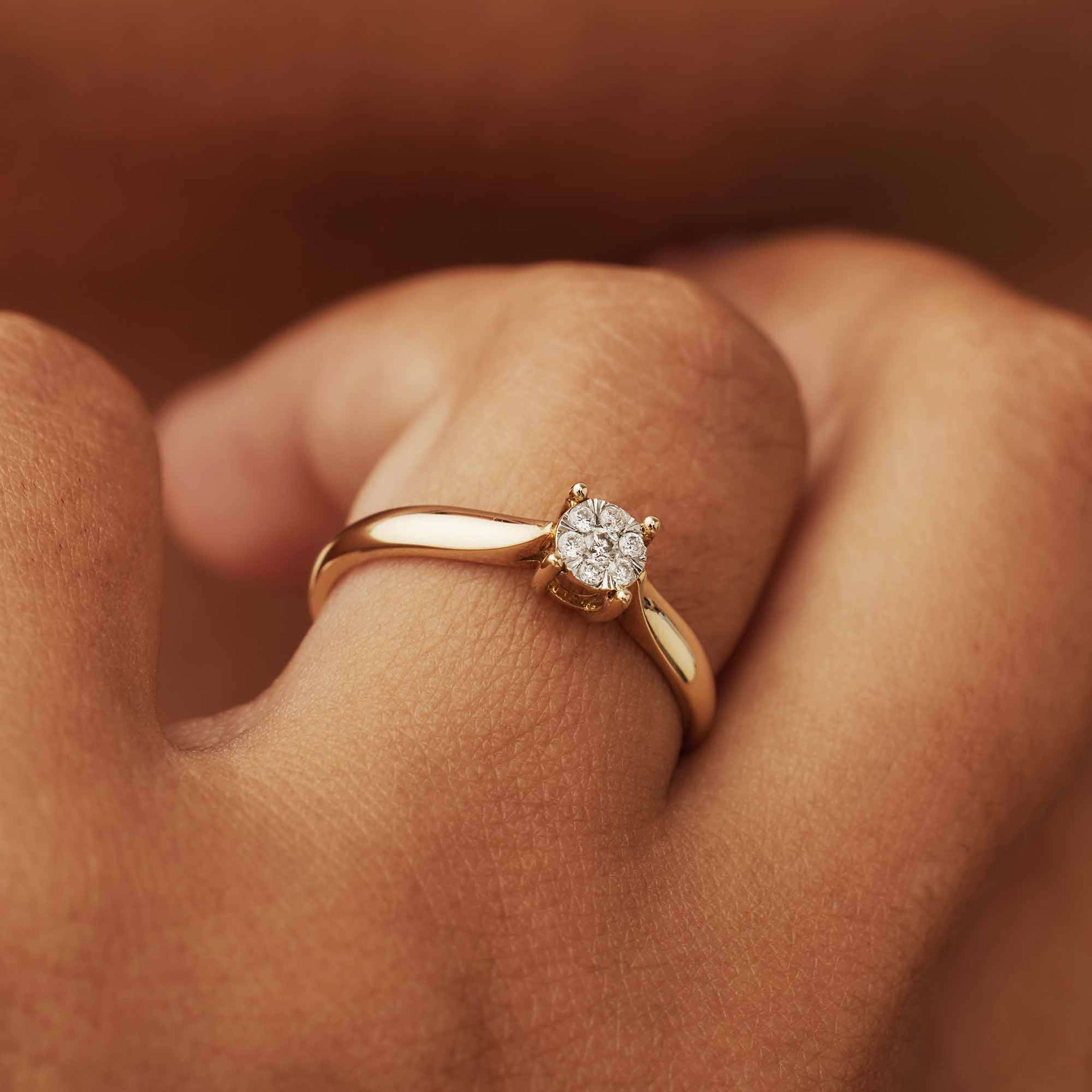 De La Paix 14 Karat Guld Ring, från Isabel Bernard, i färgen guld.