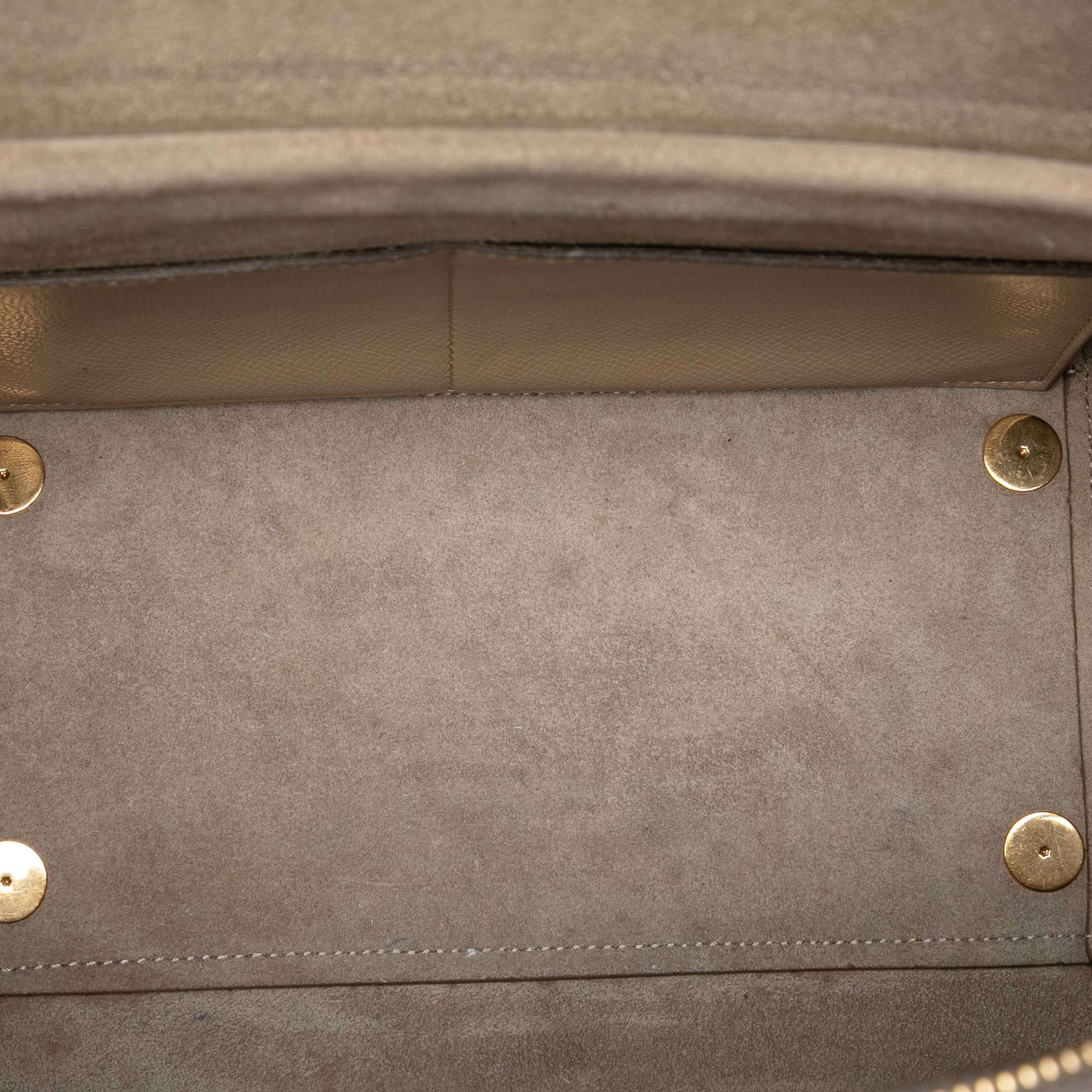 Celine Mini Grained Calfskin Belt Bag, från Luxclusif, i färgen beige. Klicka för att öppna bilden i stort format