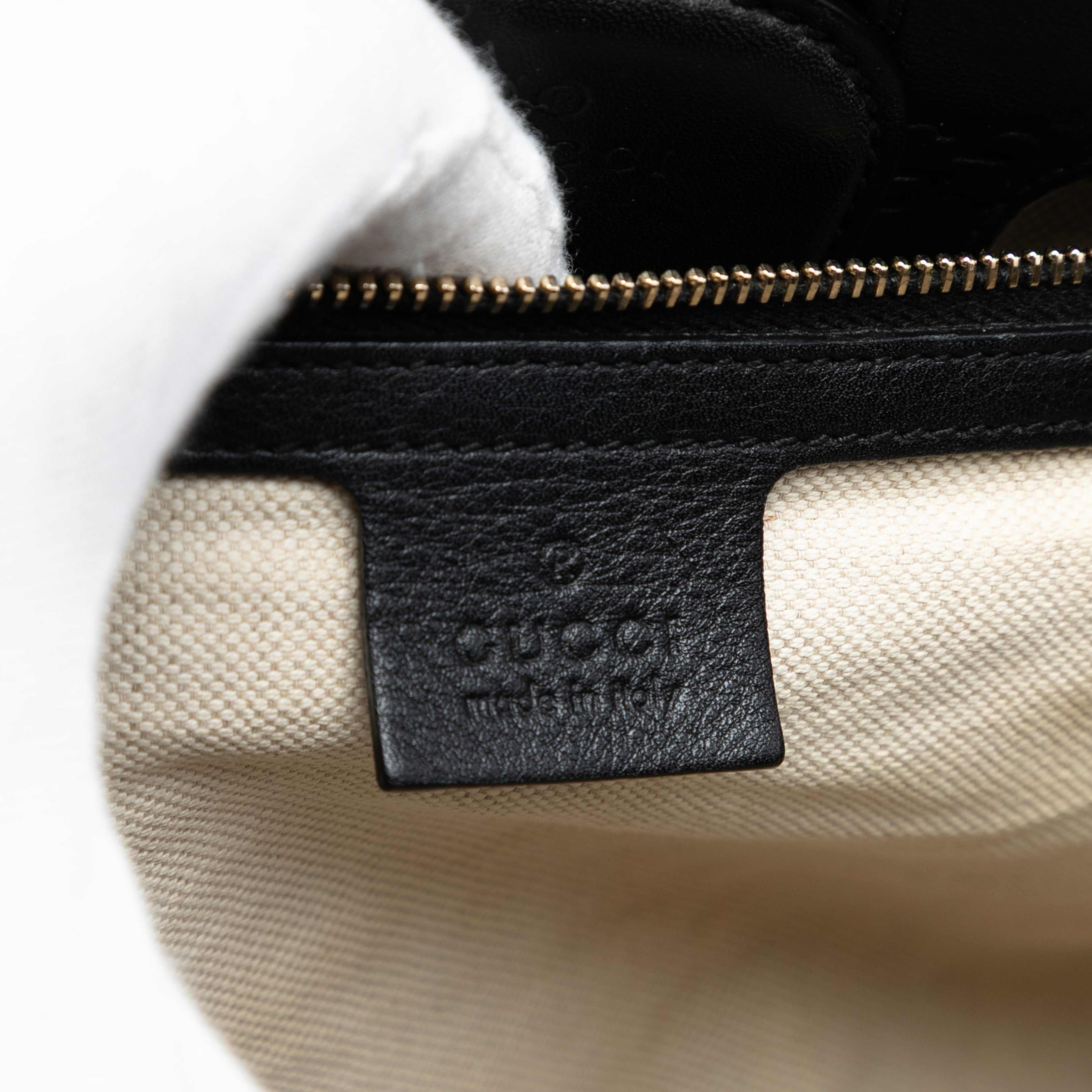 Gucci Large Guccissima Emily Shoulder Bag, från Luxclusif, i färgen black. Klicka för att öppna bilden i stort format