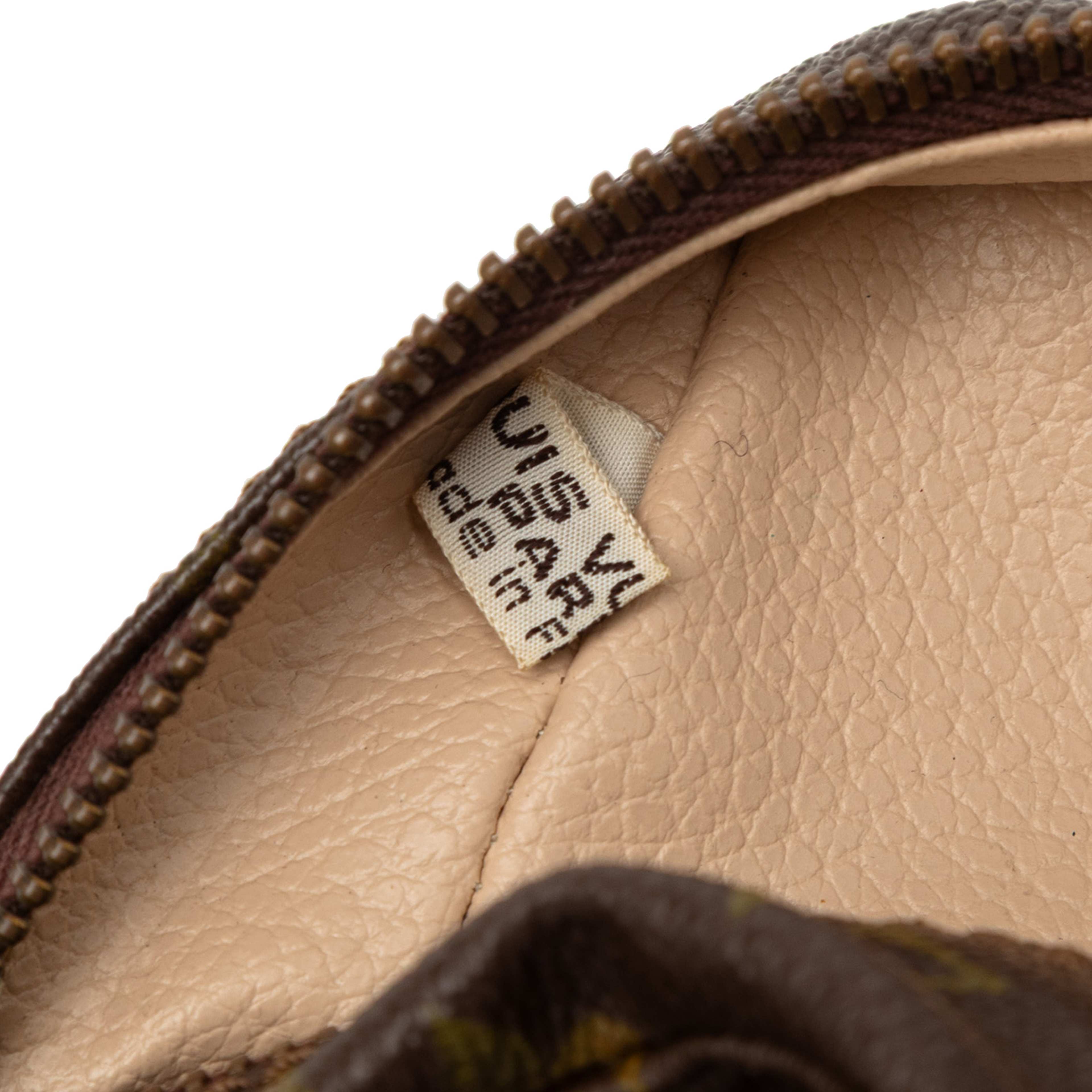 Louis Vuitton Monogram Trousse Toilette 28, från Luxclusif, i färgen brown. Klicka för att öppna bilden i stort format