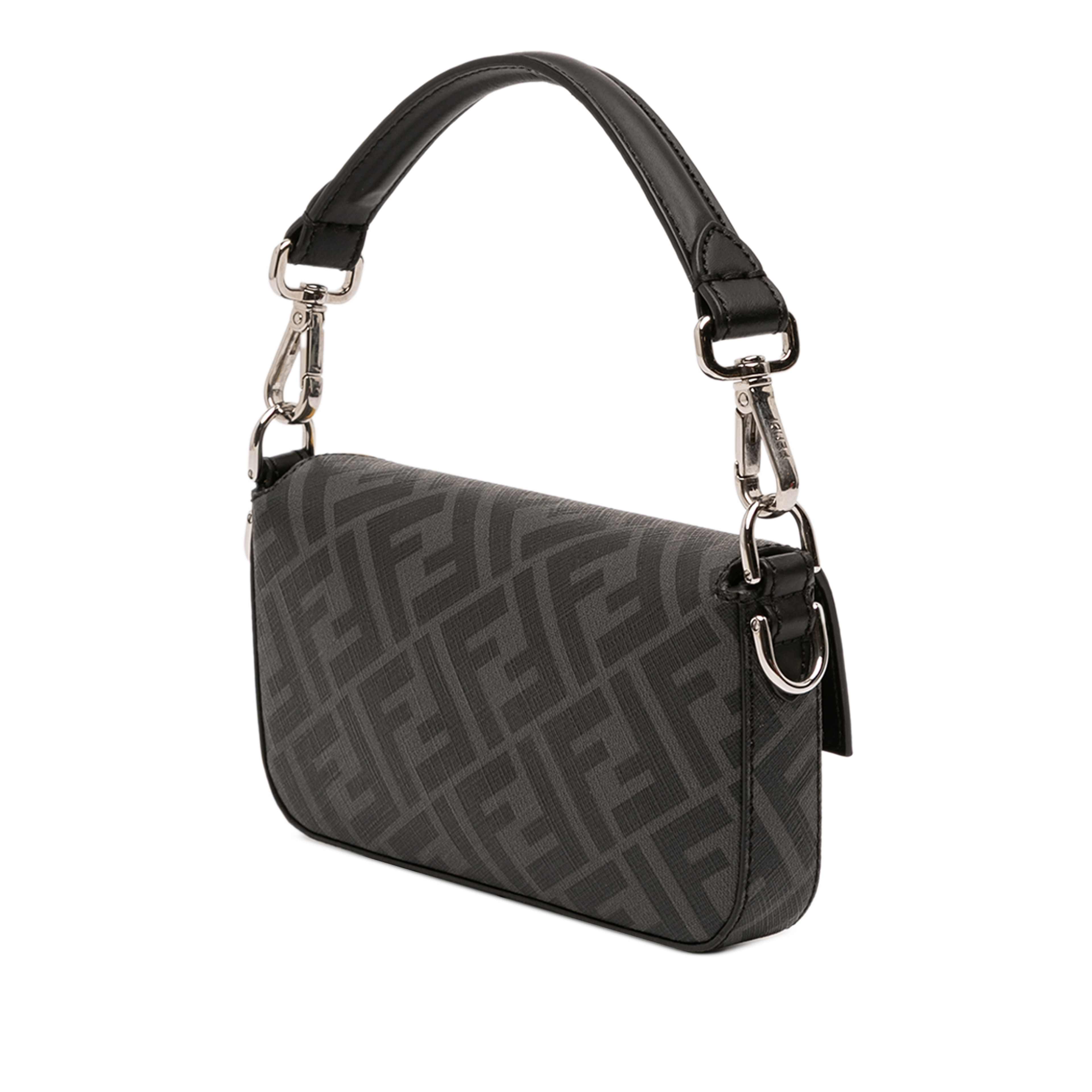 Fendi Zucca Coated Canvas Ff 1974 Diagonal Convertible Baguette Satchel, från Luxclusif, i färgen black. Klicka för att öppna bilden i stort format