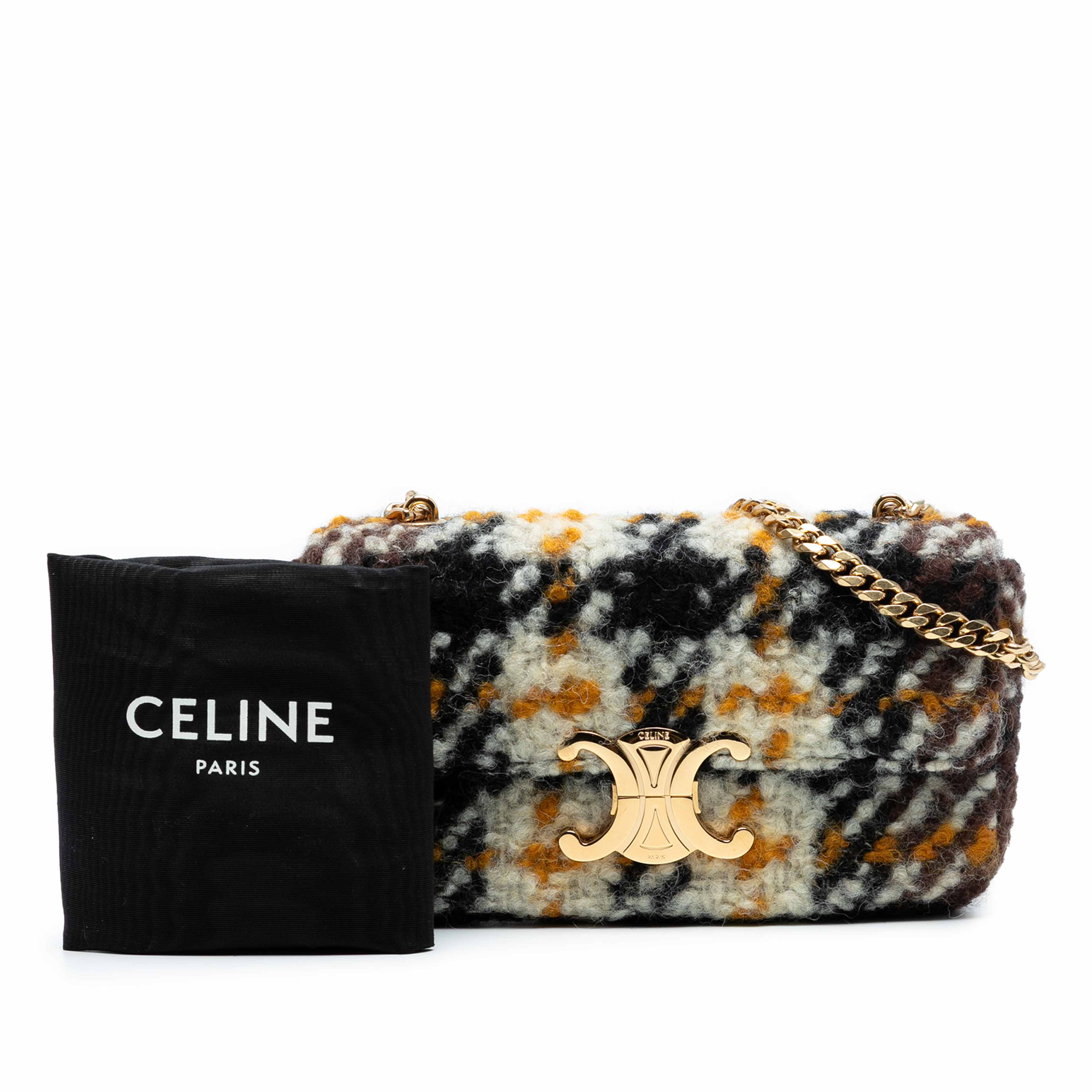 Celine Wool Triomphe Chain Shoulder Bag, från Luxclusif, i färgen svart. Klicka för att öppna bilden i stort format