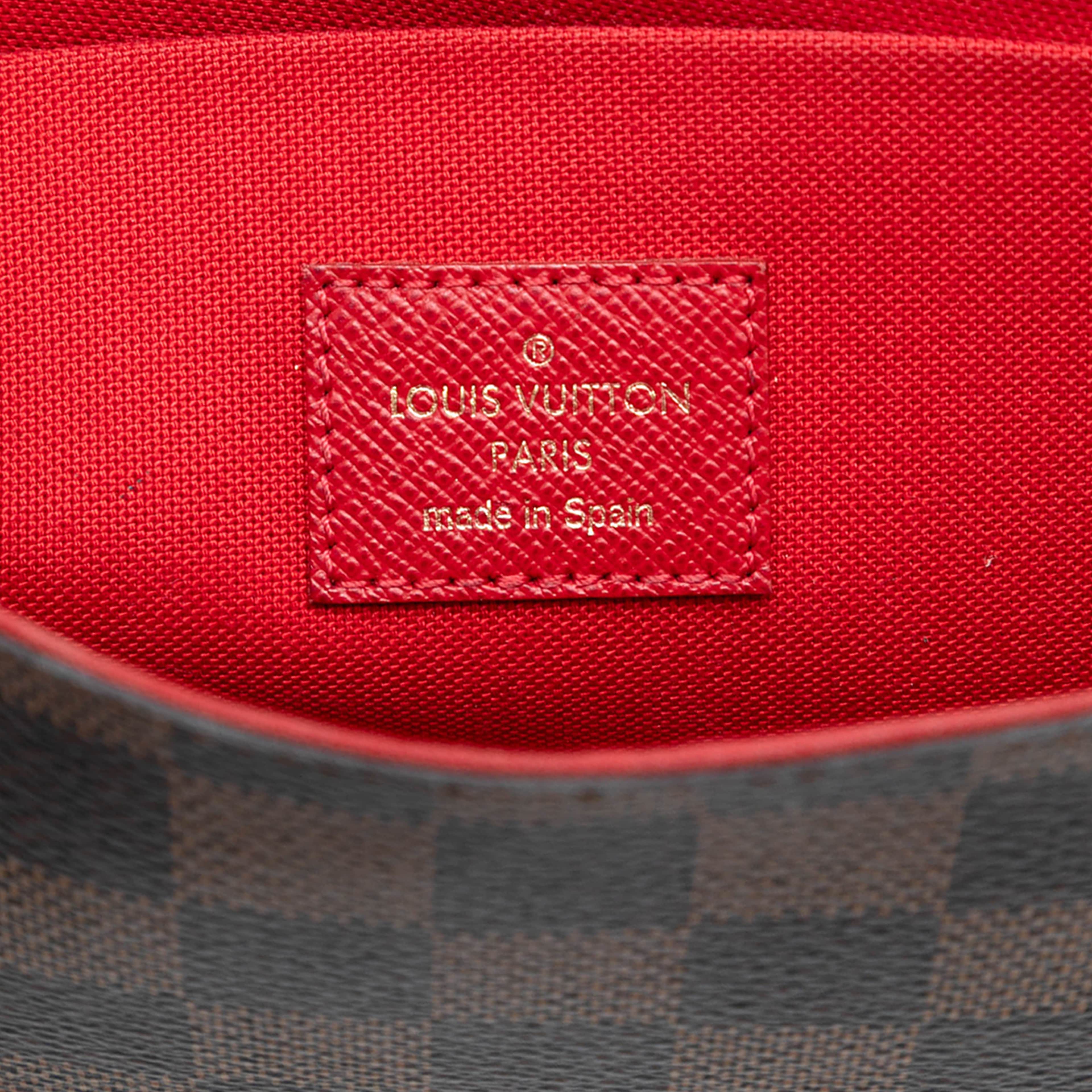 Louis Vuitton Damier Ebene Pochette Felicie, från Luxclusif, i färgen brown. Klicka för att öppna bilden i stort format