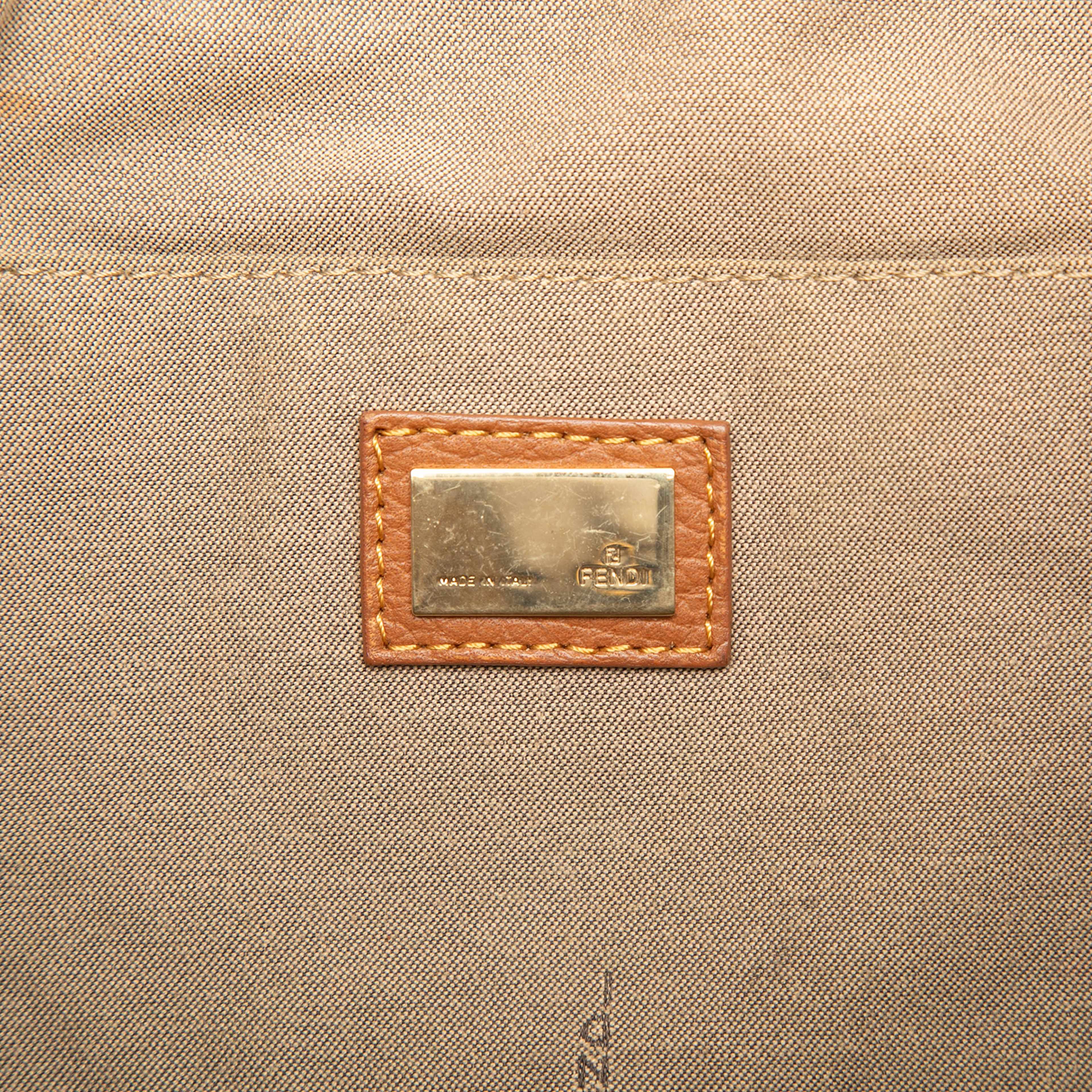 Fendi Zucchino Canvas Tote, från Luxclusif, i färgen light brown. Klicka för att öppna bilden i stort format