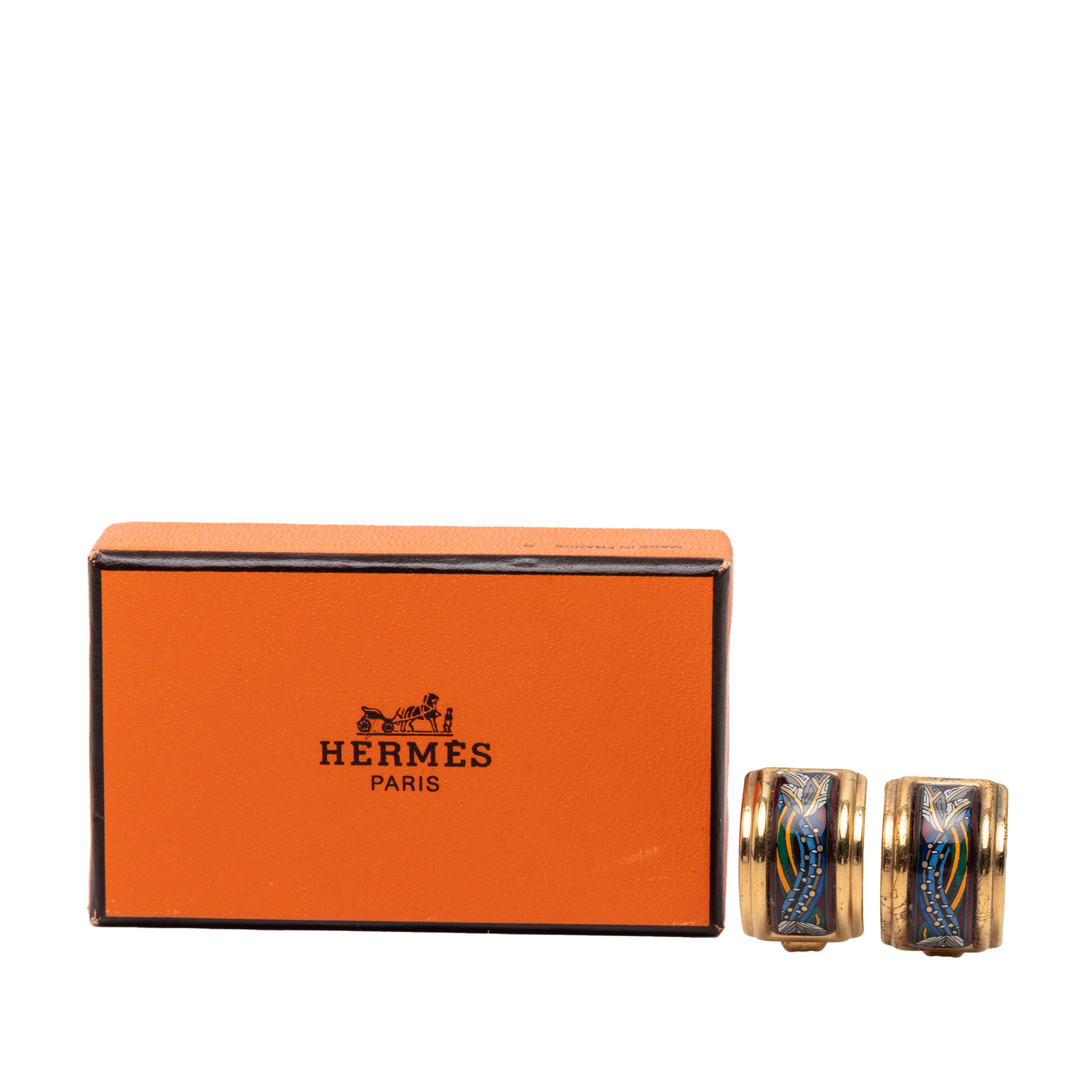 Hermès Enamel Cloisonne Clip On Earrings, från Luxclusif, i färgen blue. Klicka för att öppna bilden i stort format