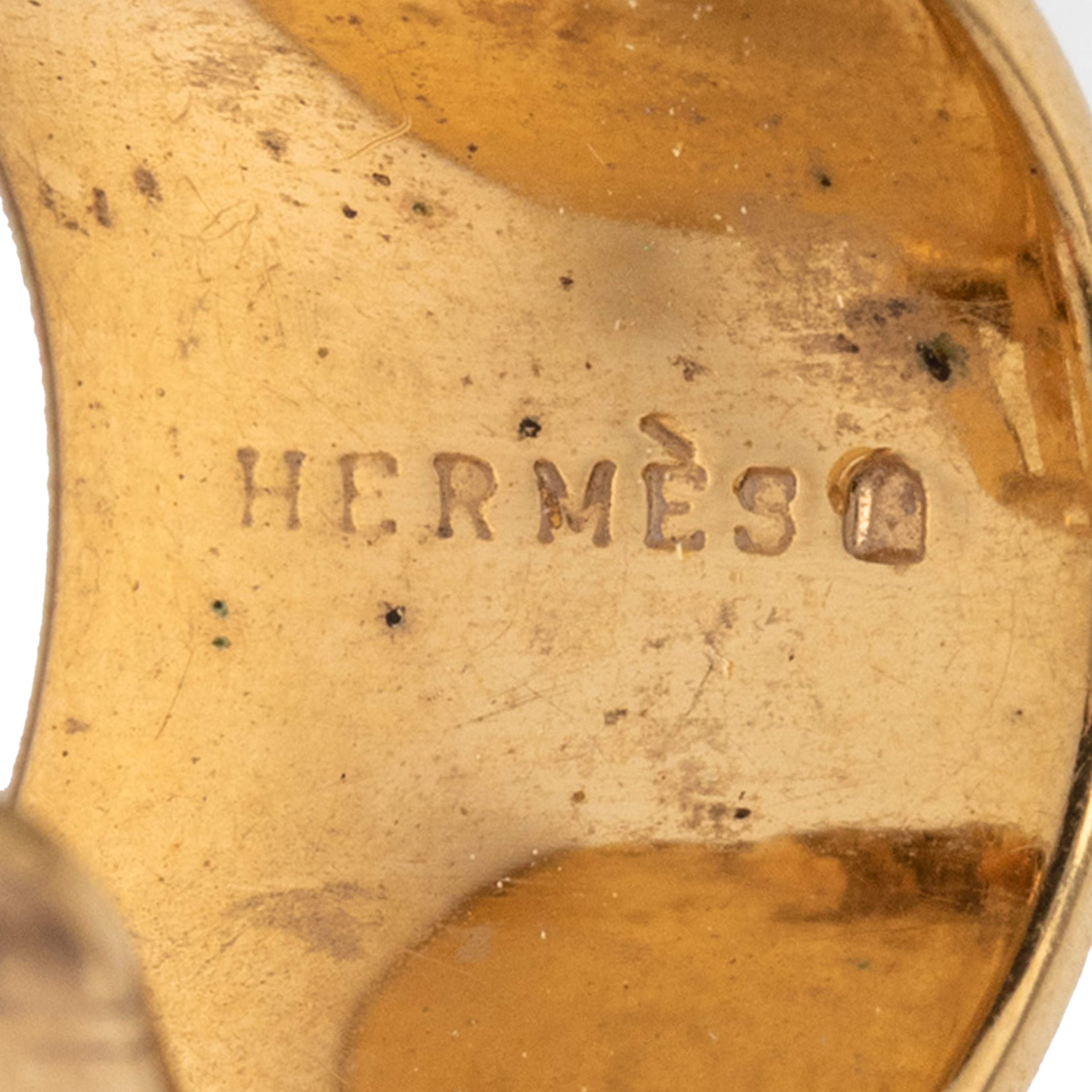 Hermès Enamel Cloisonne Clip On Earrings, från Luxclusif, i färgen blue. Klicka för att öppna bilden i stort format