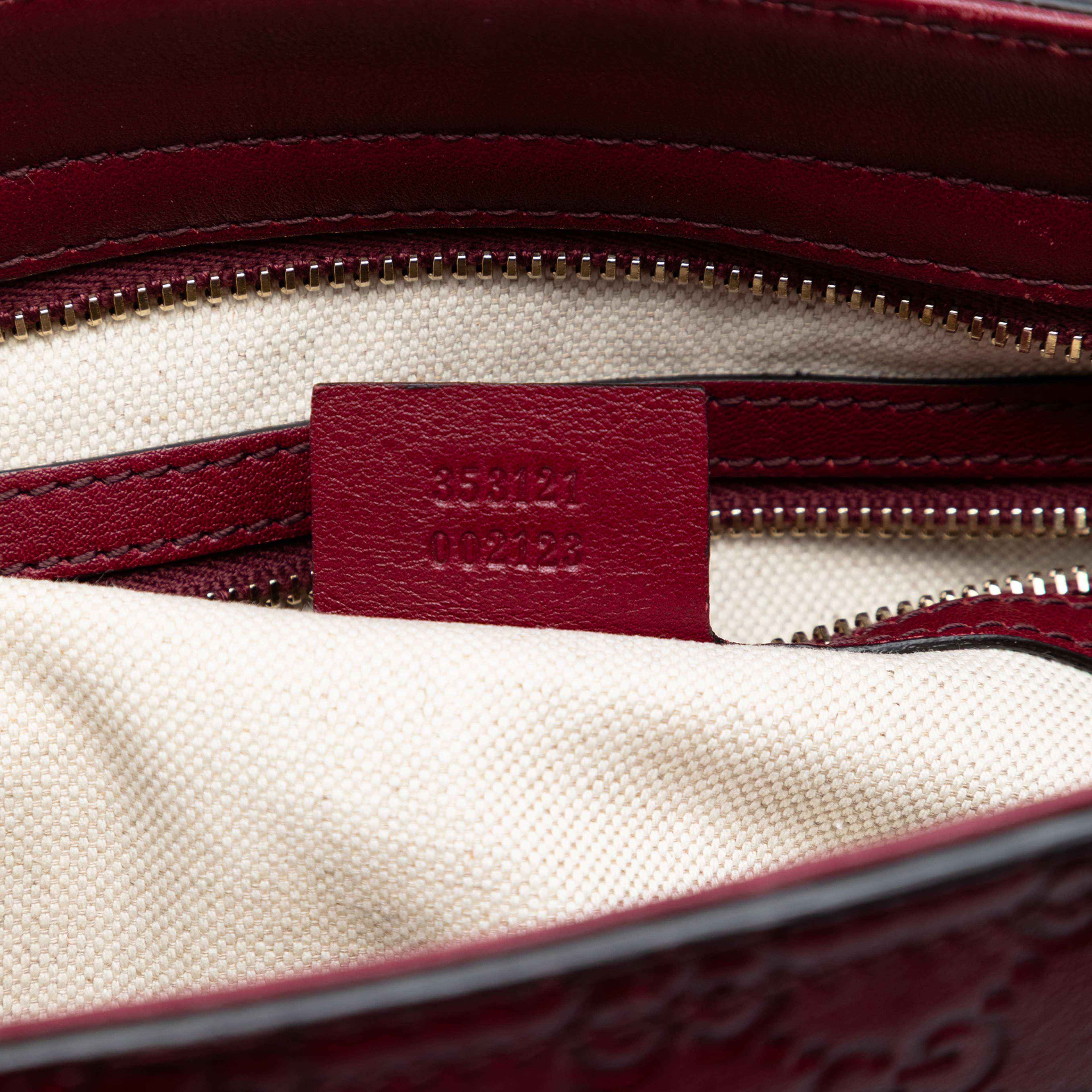 Gucci Small Guccissima Bree Satchel, från Luxclusif, i färgen röd. Klicka för att öppna bilden i stort format