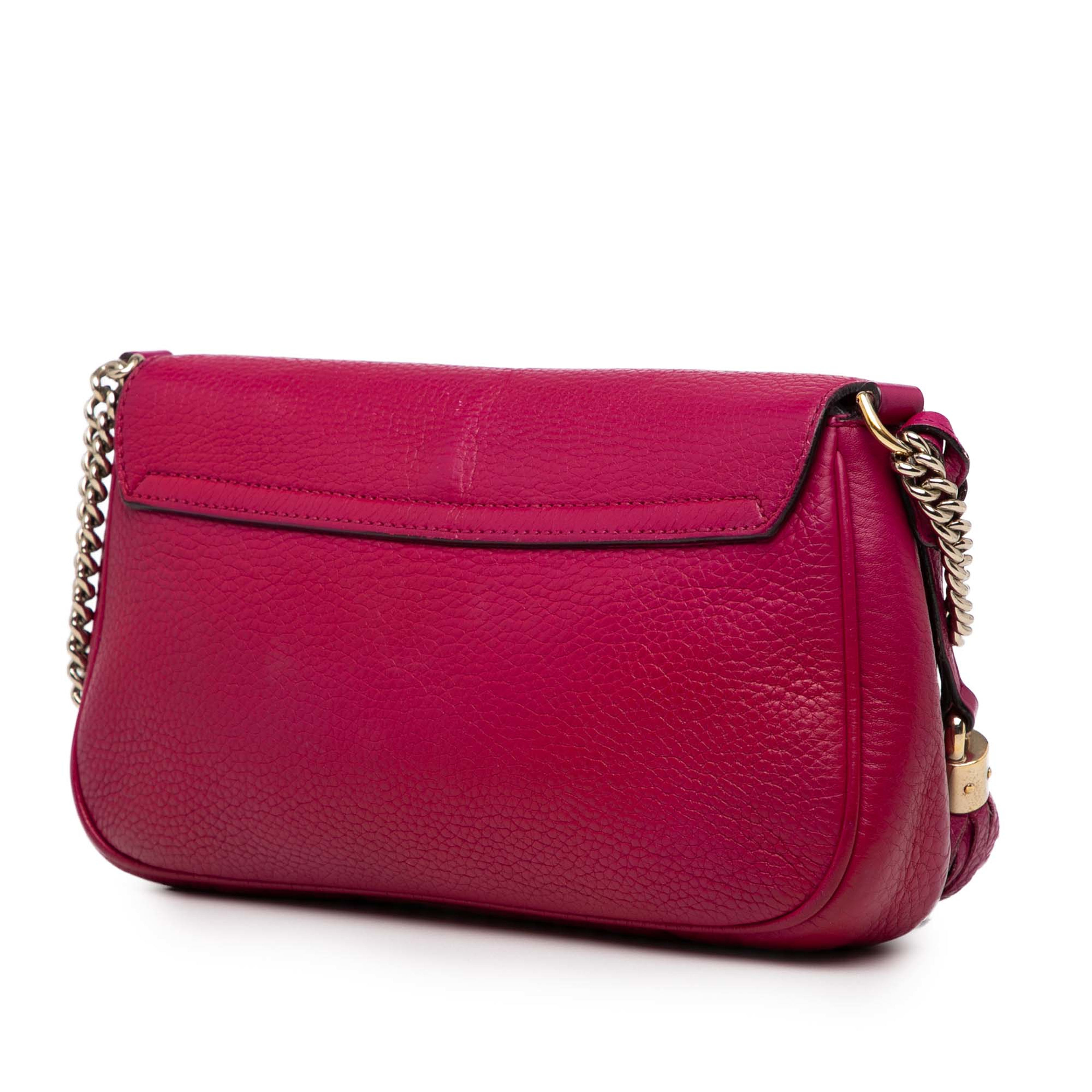 Gucci Medium Leather Soho Chain Flap Crossbody, från Luxclusif, i färgen pink. Klicka för att öppna bilden i stort format