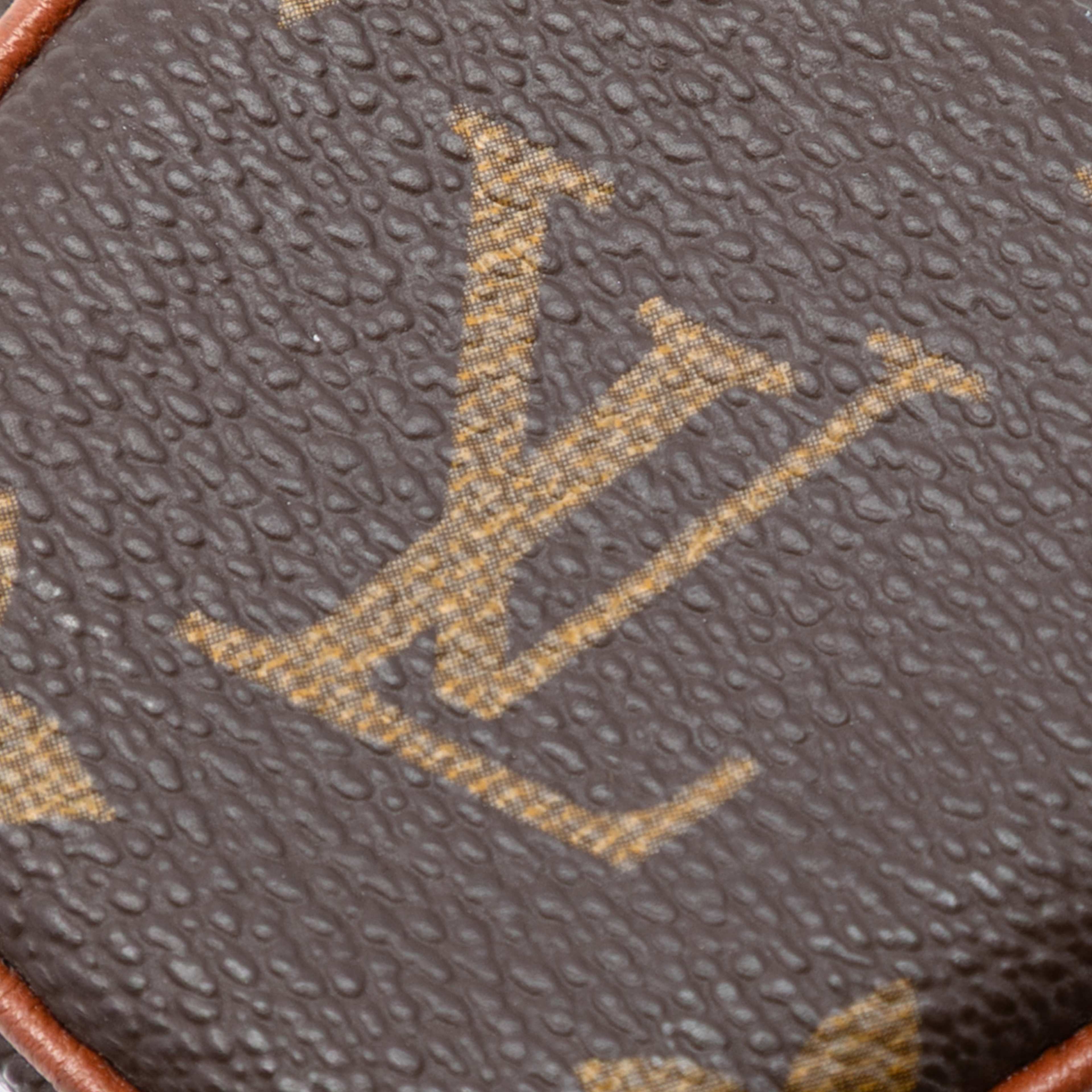 Louis Vuitton Monogram Papillon Pochette, från Luxclusif, i färgen brown. Klicka för att öppna bilden i stort format