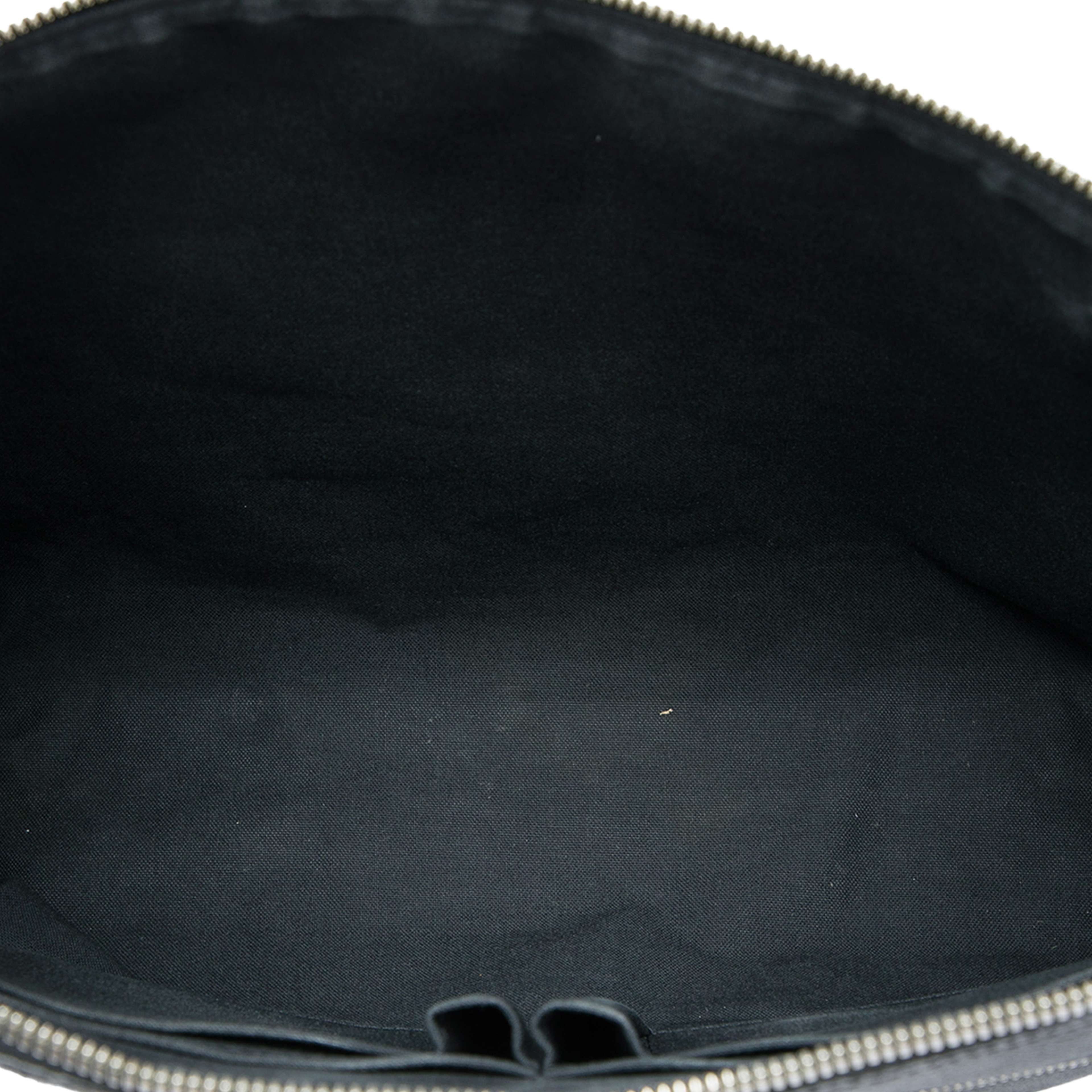 Louis Vuitton Damier Graphite Mick Gm, från Luxclusif, i färgen svart. Klicka för att öppna bilden i stort format