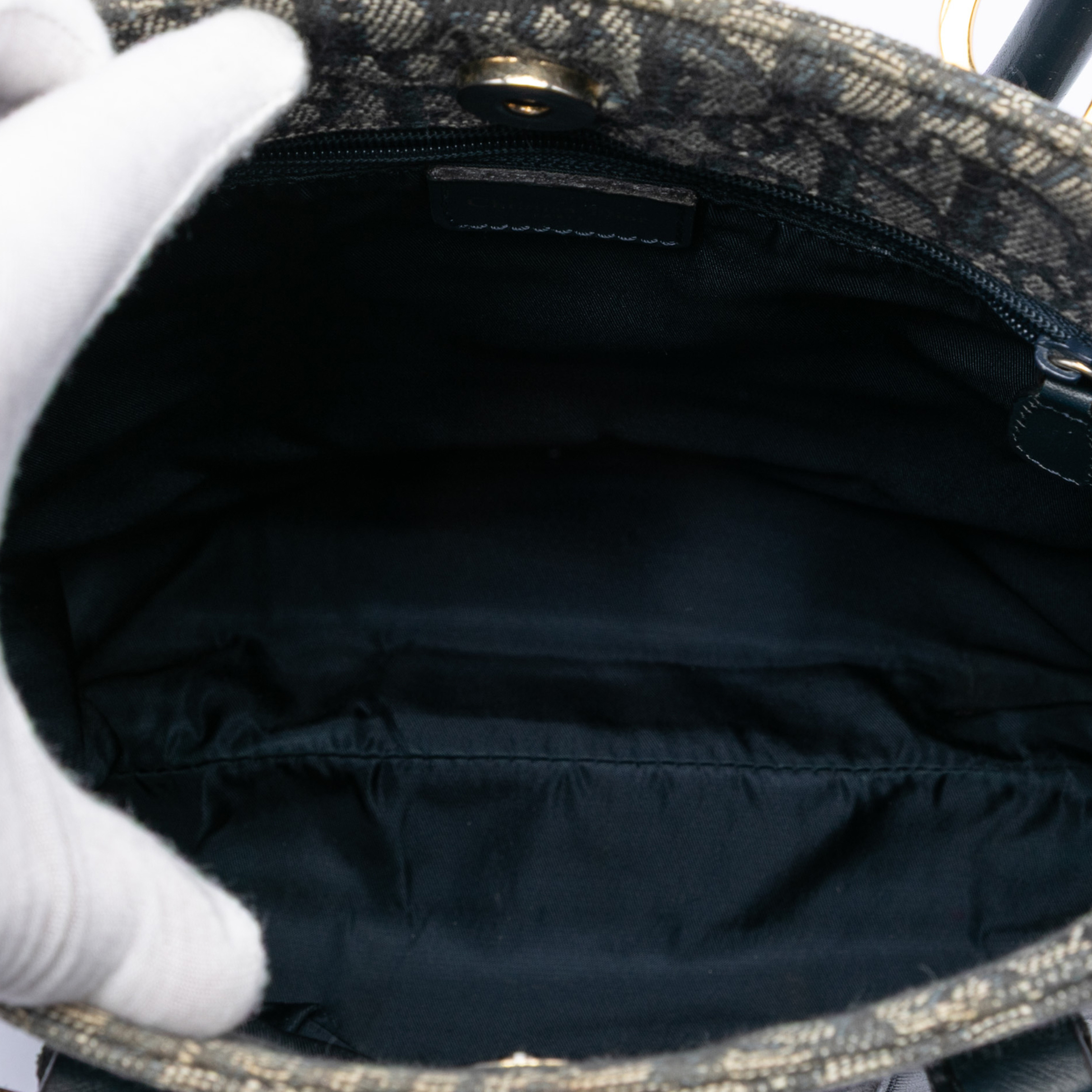 Dior Diorissimo Trotter Canvas Tote, från Luxclusif, i färgen blue. Klicka för att öppna bilden i stort format