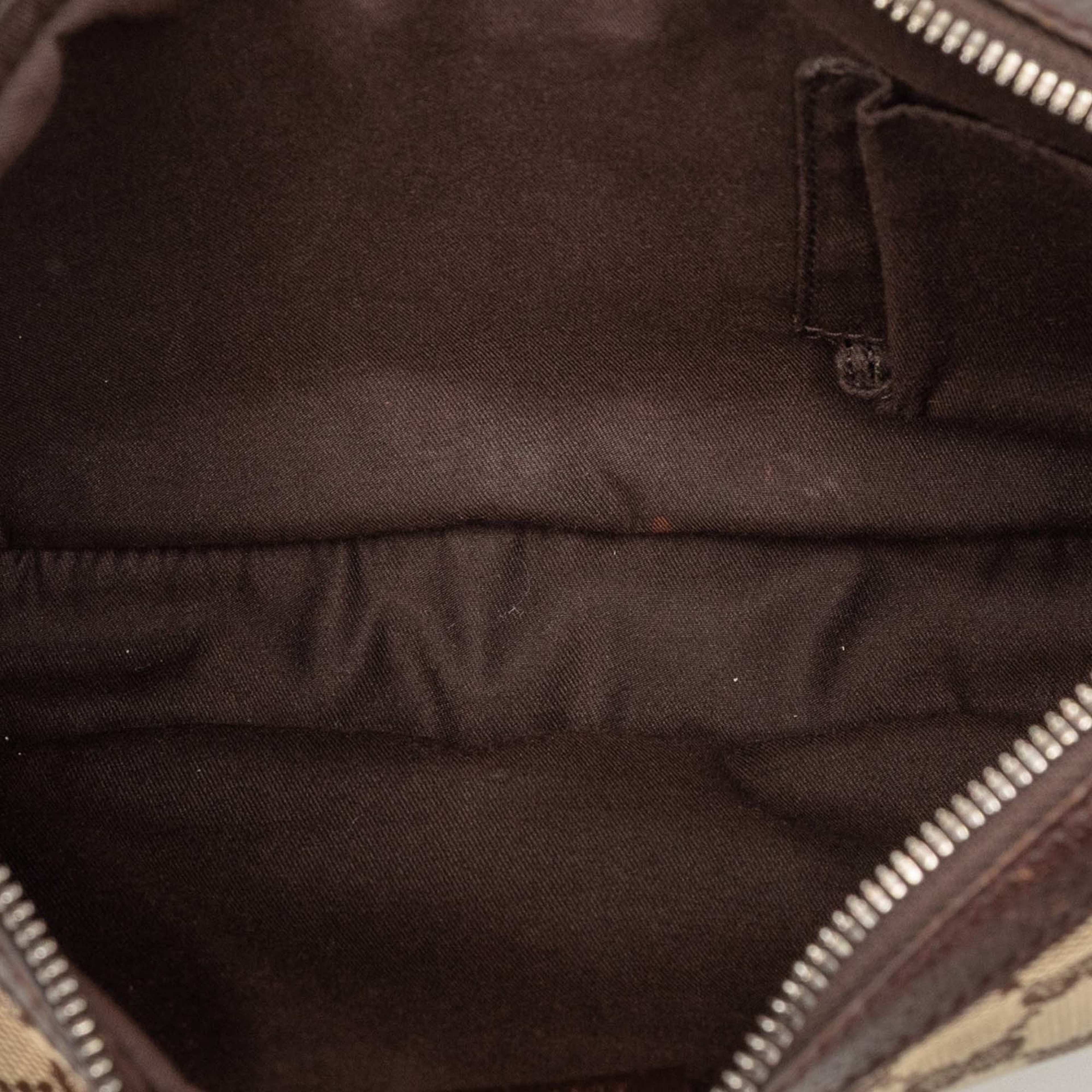 Gucci Gg Canvas Crossbody, från Luxclusif, i färgen beige. Klicka för att öppna bilden i stort format