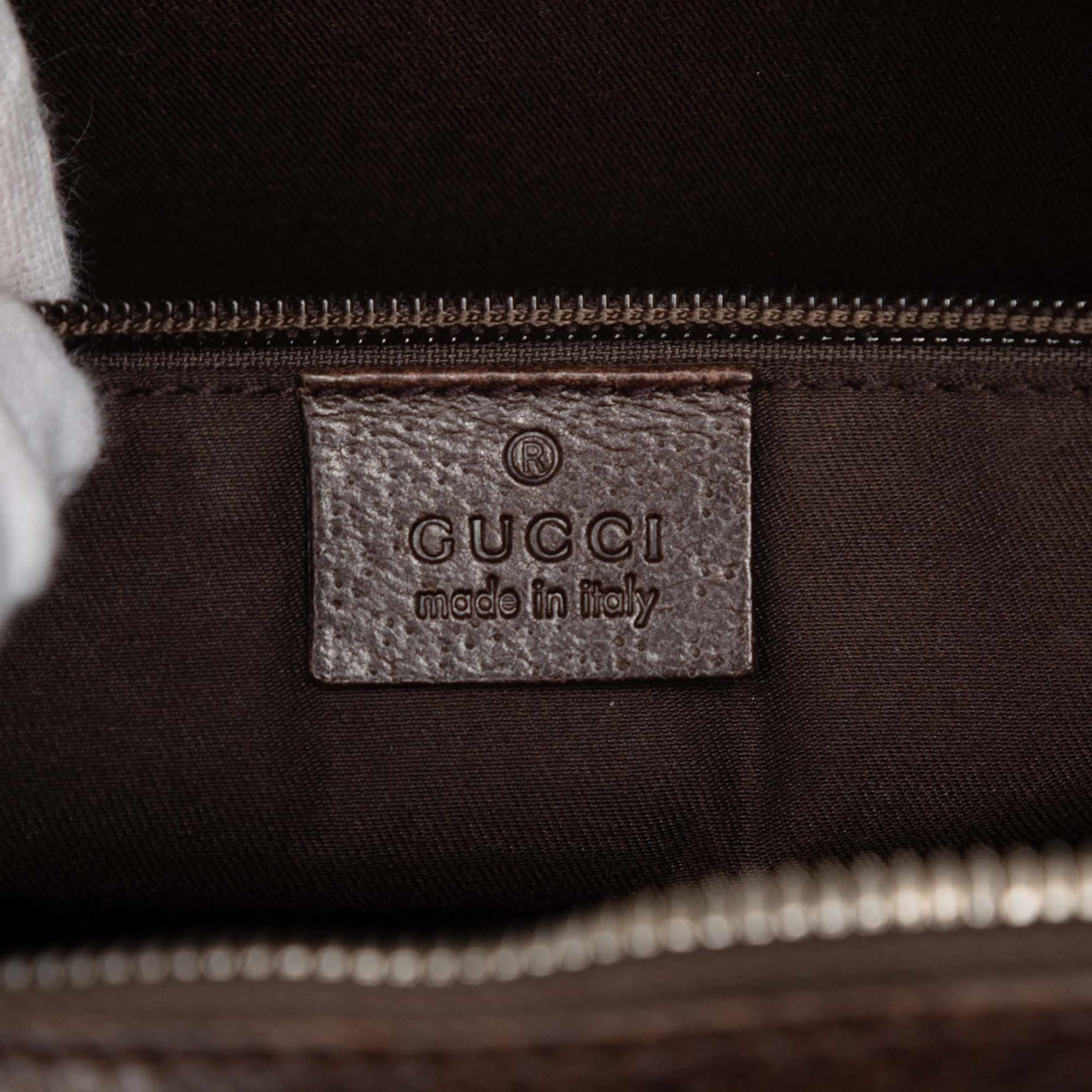 Gucci Gg Canvas Crossbody, från Luxclusif, i färgen beige. Klicka för att öppna bilden i stort format