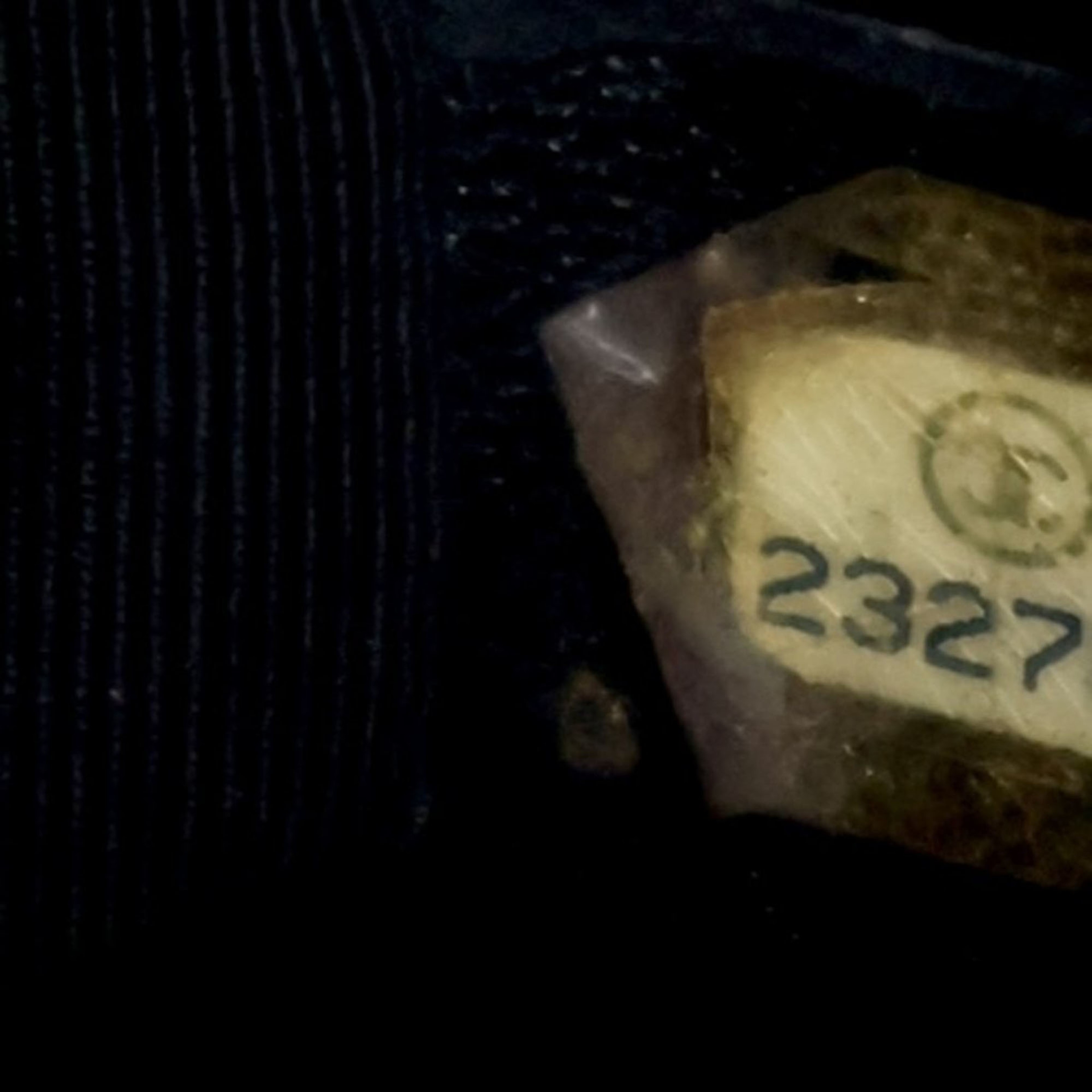 Chanel Old Medium Quilted Lambskin Boy Flap, från Luxclusif, i färgen black. Klicka för att öppna bilden i stort format