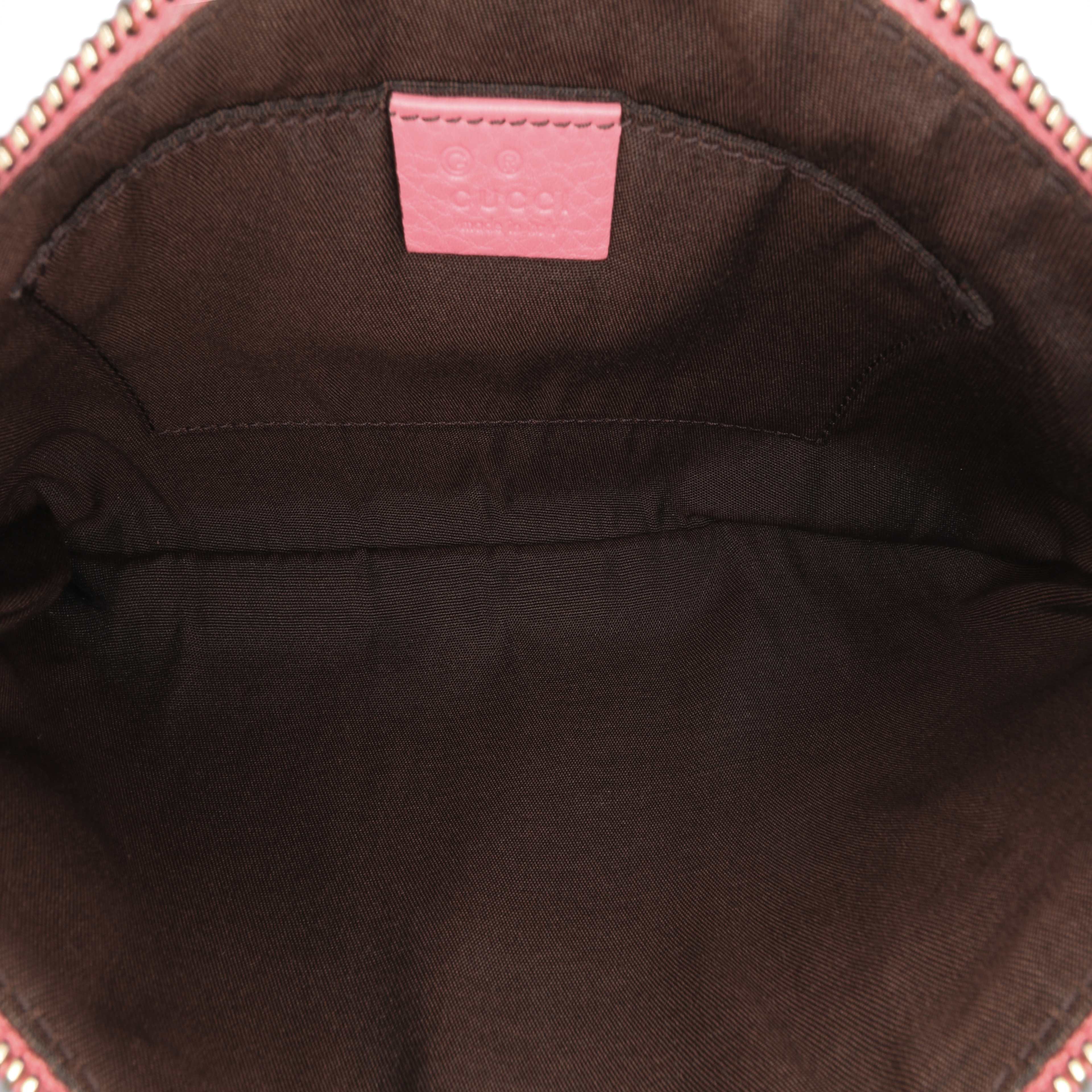 Gucci Calfskin Bamboo Clutch, från Luxclusif, i färgen light pink. Klicka för att öppna bilden i stort format