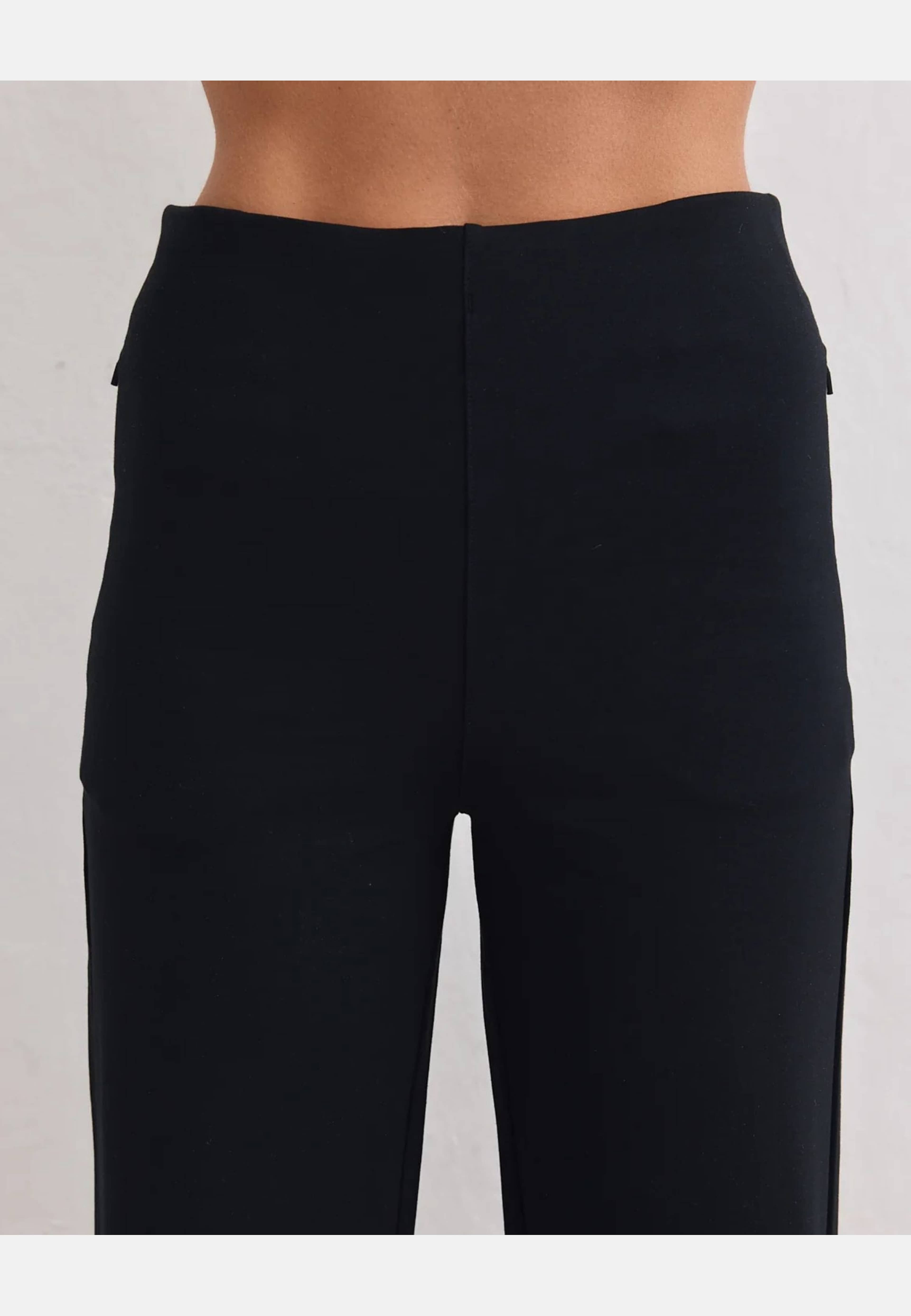Luxe Petite Pants, från aim'n, i färgen black. Klicka för att öppna bilden i stort format
