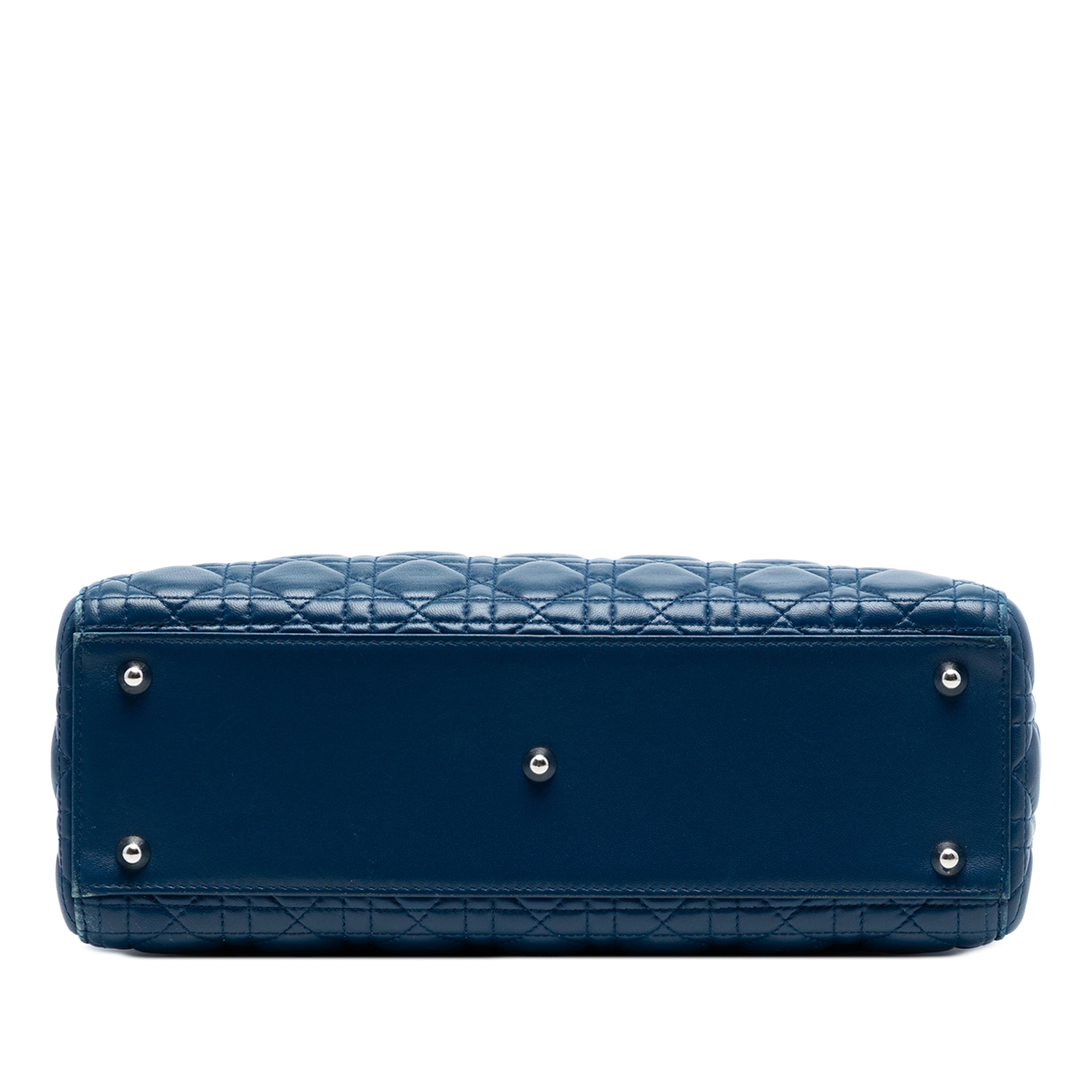 Dior Large Lambskin Cannage Lady Dior, från Luxclusif, i färgen blå. Klicka för att öppna bilden i stort format
