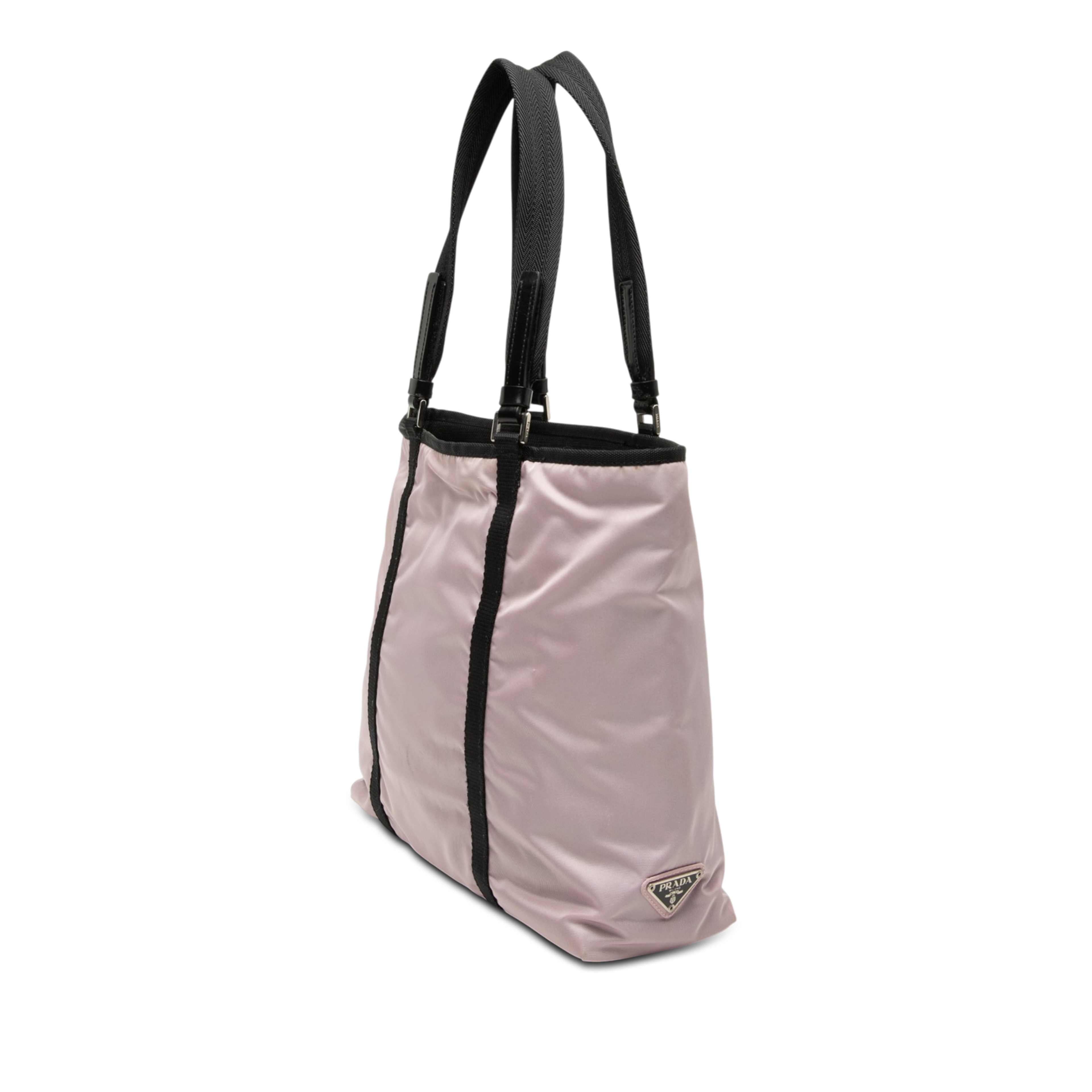 Prada Tessuto Tote, från Luxclusif, i färgen light pink. Klicka för att öppna bilden i stort format