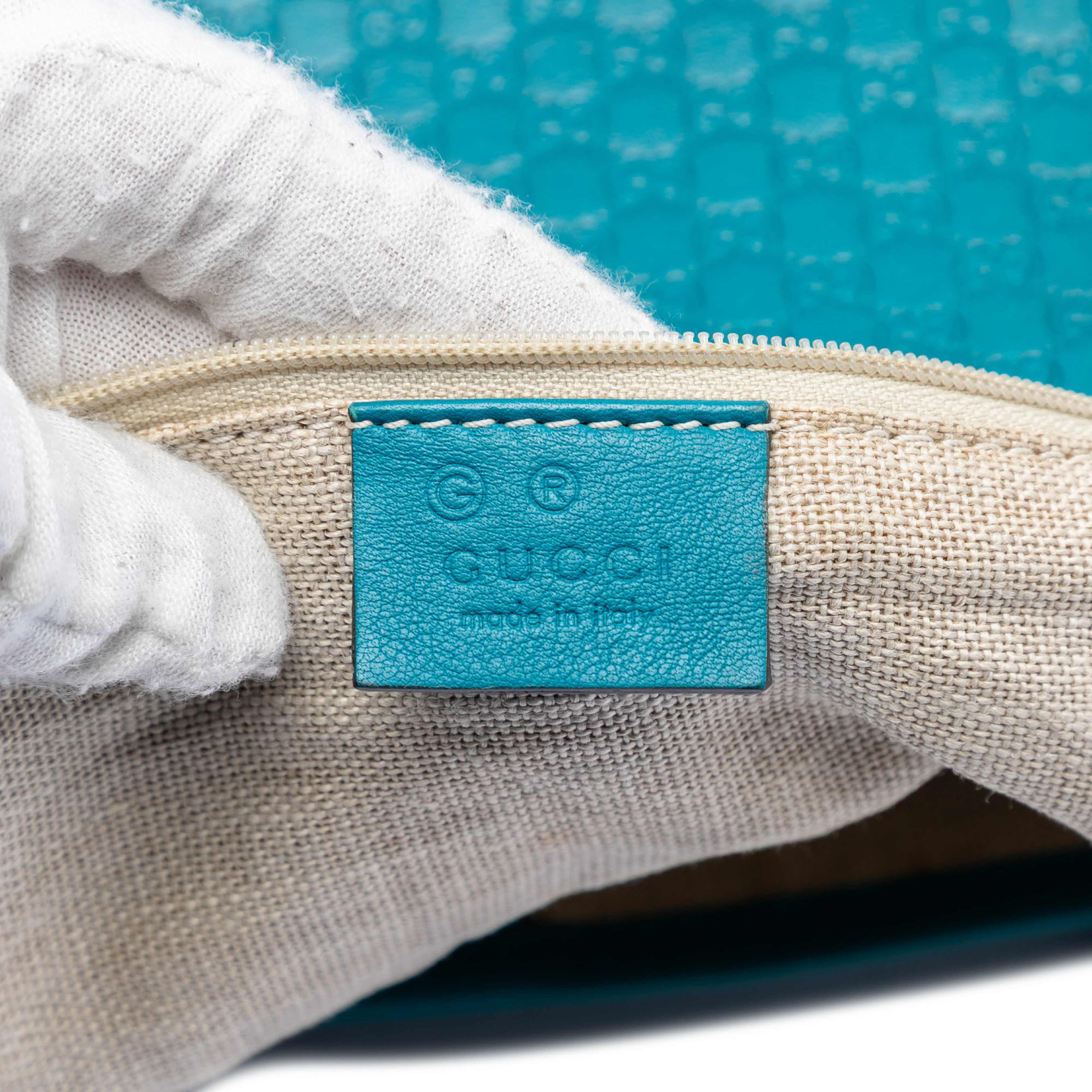 Gucci Microguccissima Joy Tote, från Luxclusif, i färgen aqua. Klicka för att öppna bilden i stort format