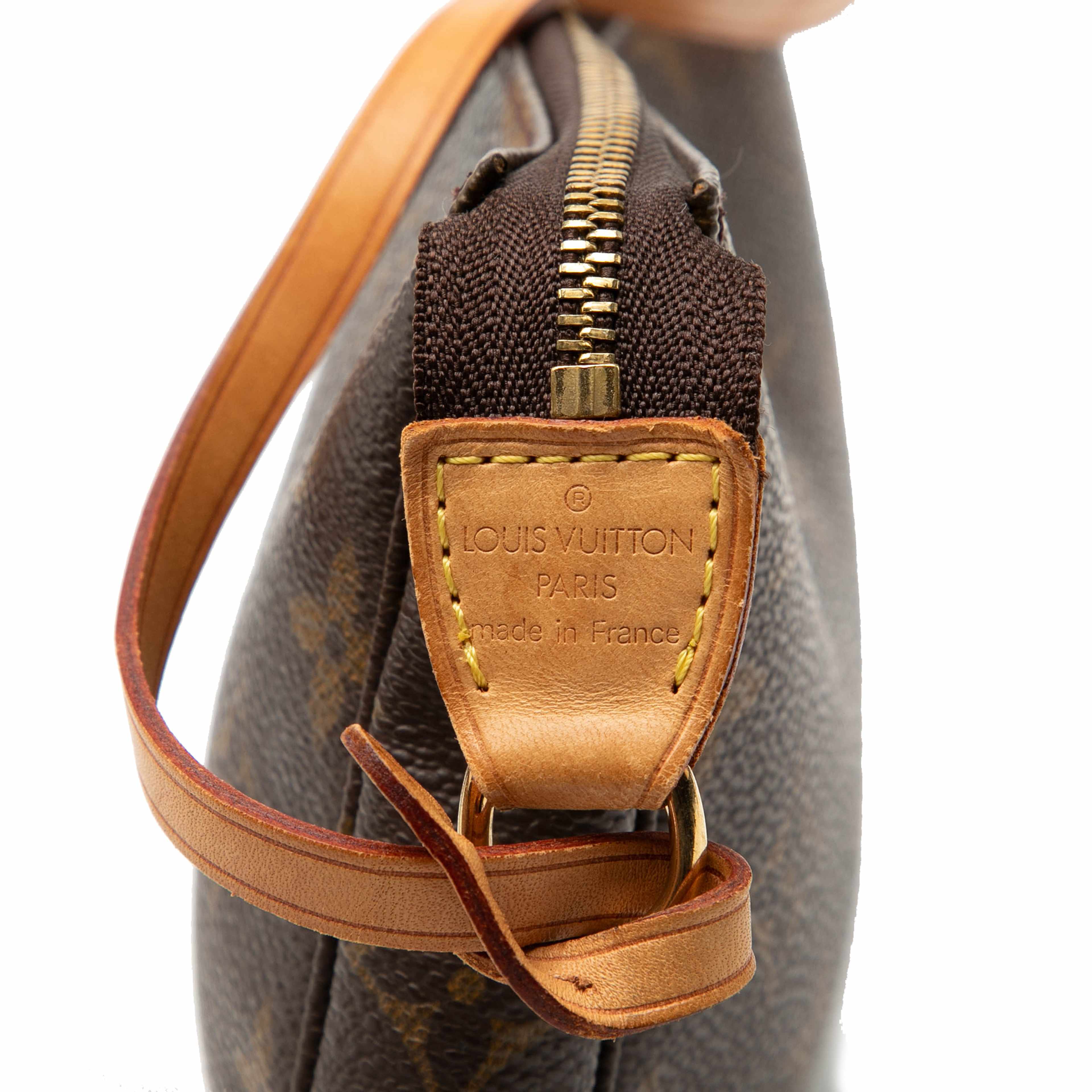 Louis Vuitton Monogram Pochette Accessoires, från Luxclusif, i färgen brown. Klicka för att öppna bilden i stort format