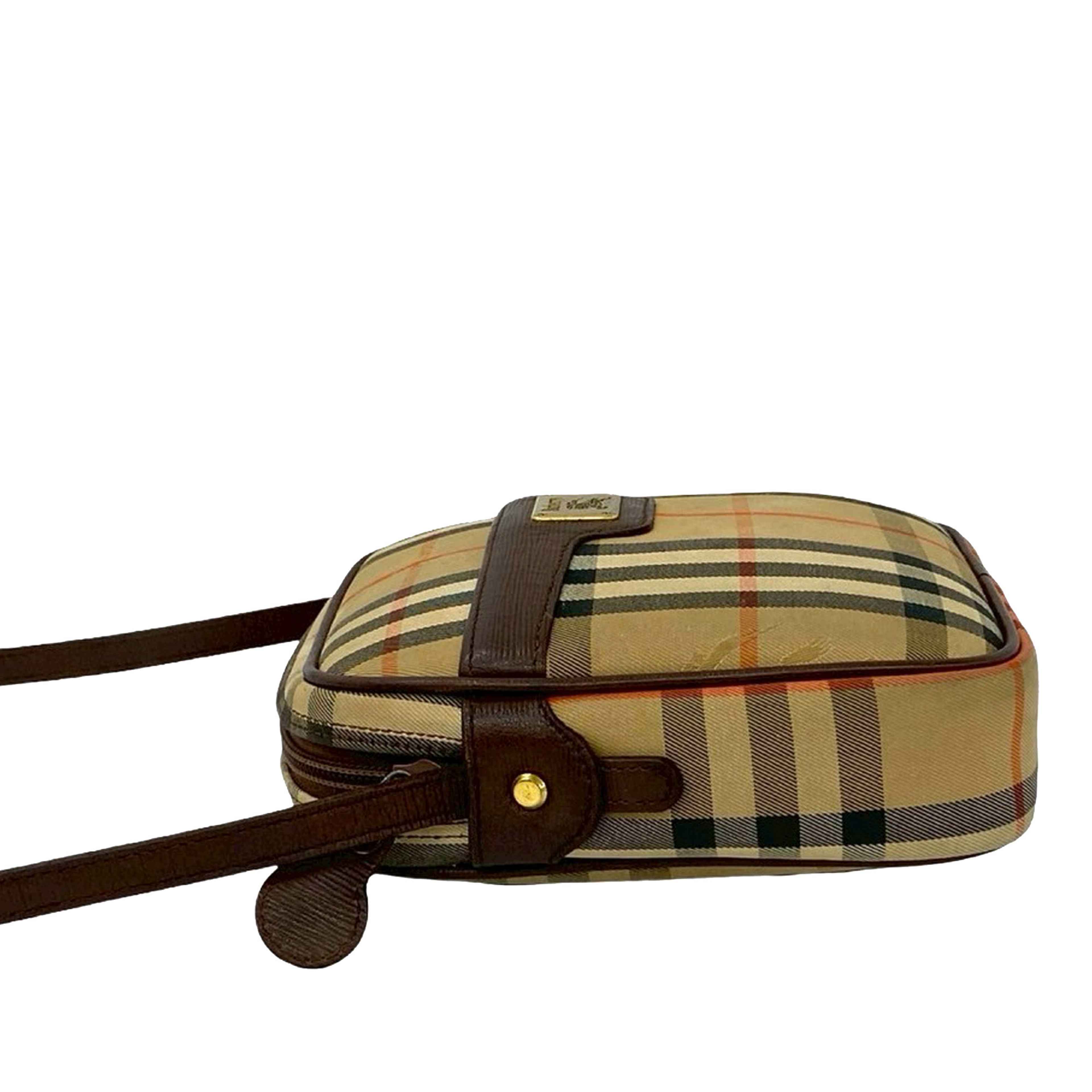 Burberry Haymarket Check Canvas Crossbody, från Luxclusif, i färgen beige. Klicka för att öppna bilden i stort format